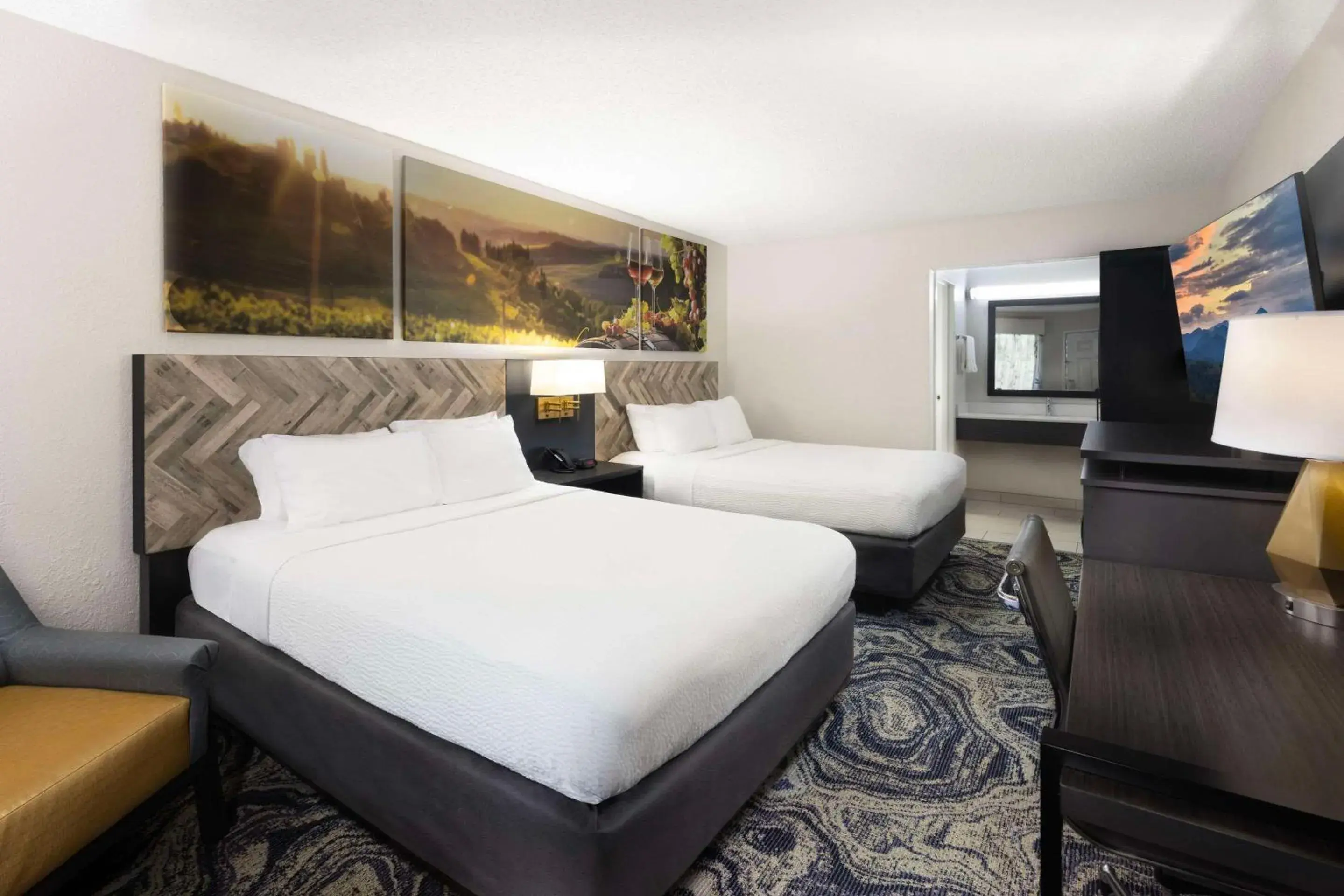 Bedroom, Bed in Clarion Inn Biltmore Village Bedroom, Bed in Clarion Inn Biltmore Village