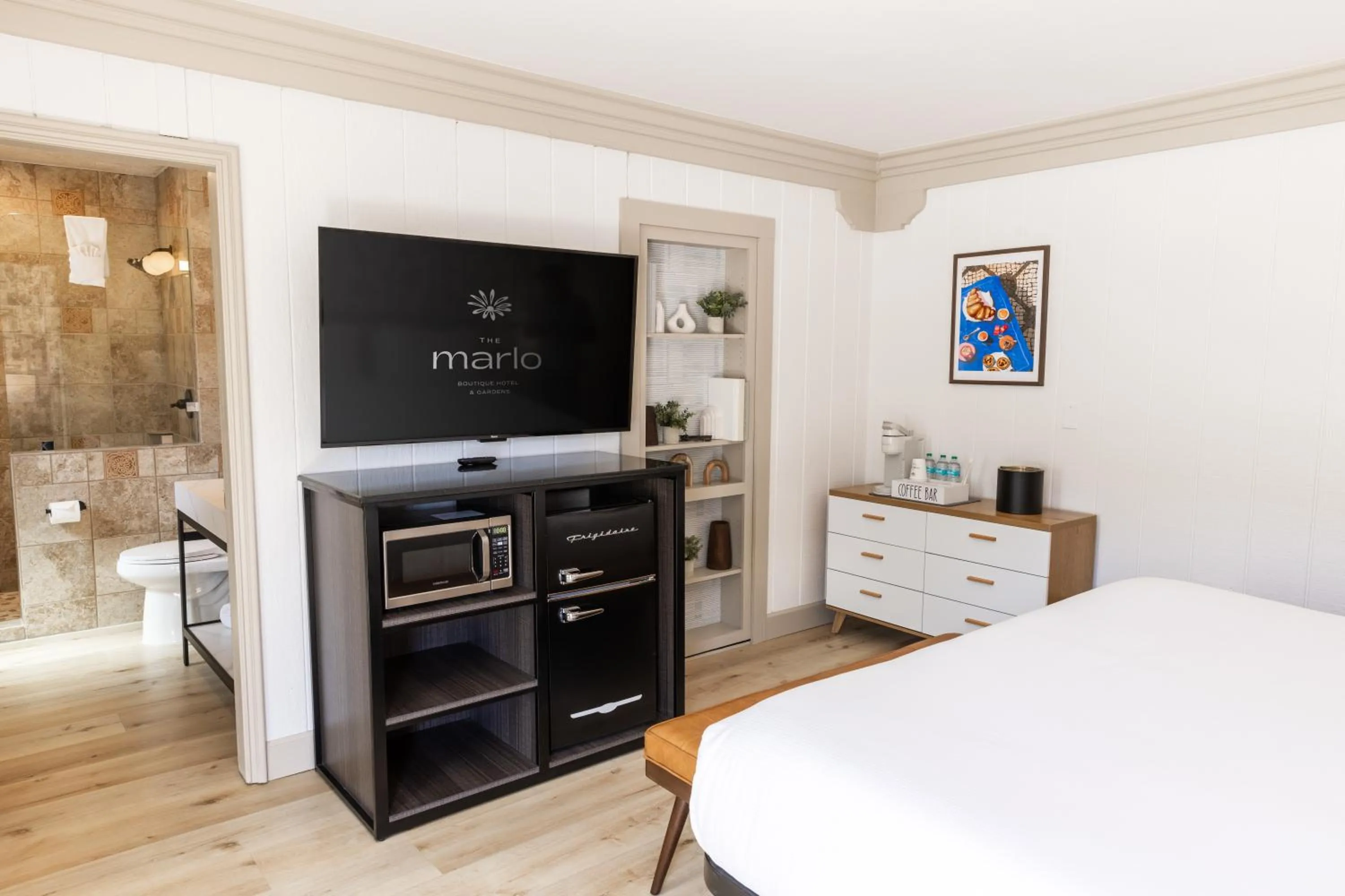 Photo of the whole room, Bed in The Marlo