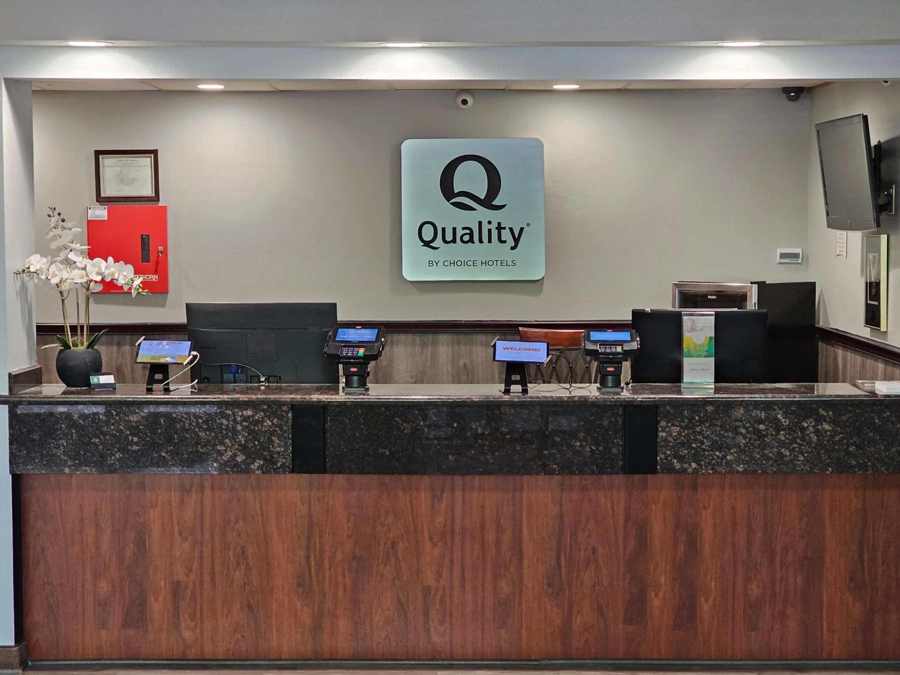 Lobby or reception in Quality Inn & Suites Vancouver North