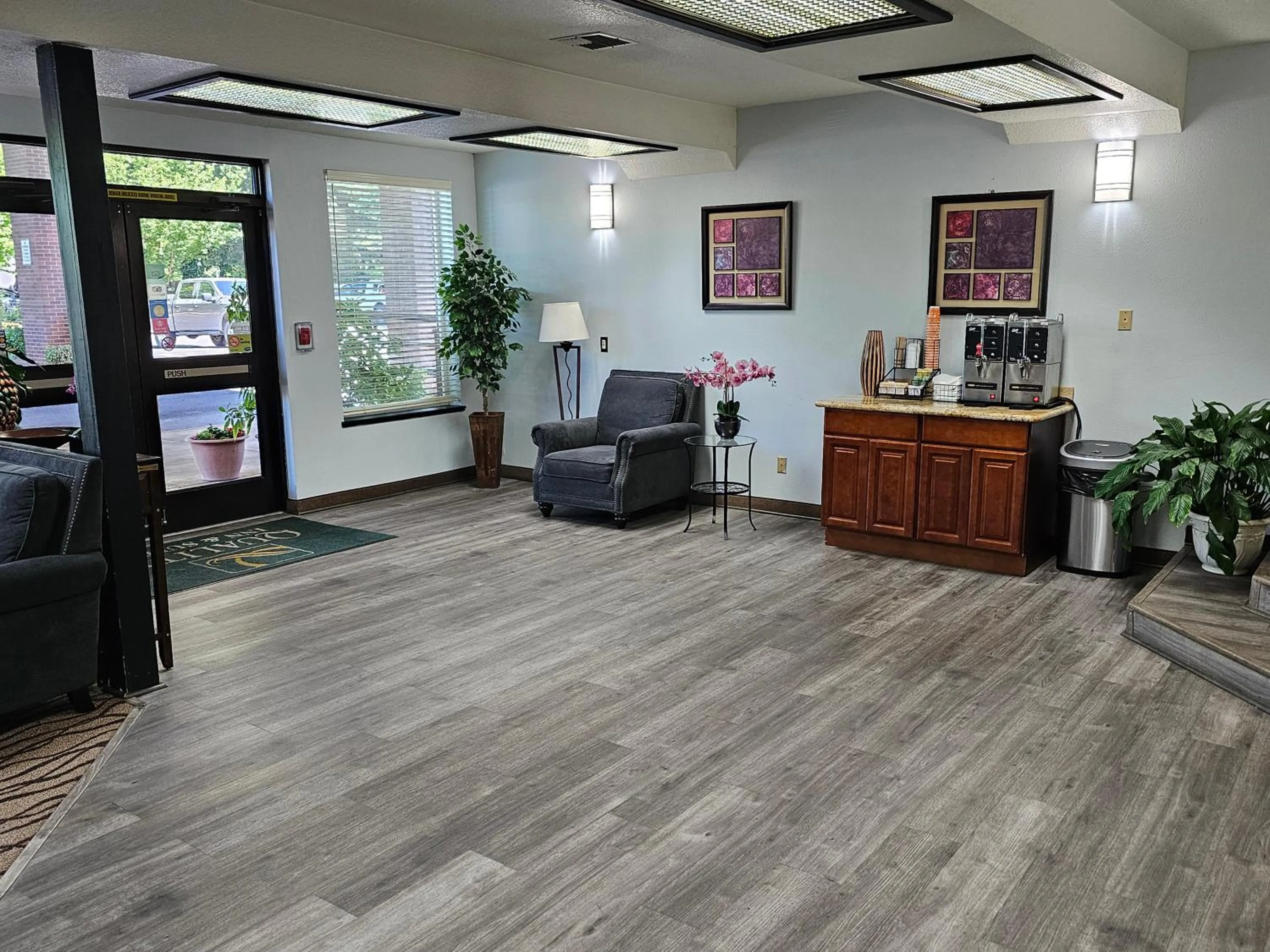 Lobby or reception in Quality Inn & Suites Vancouver North