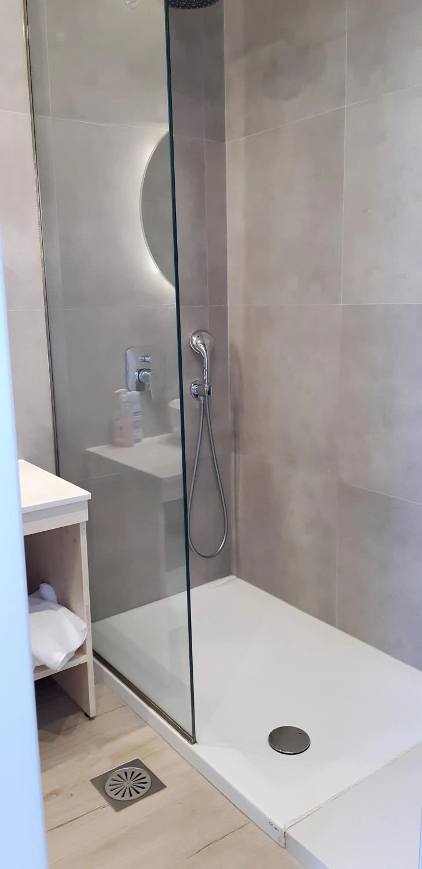 Shower in Raffaello Beach