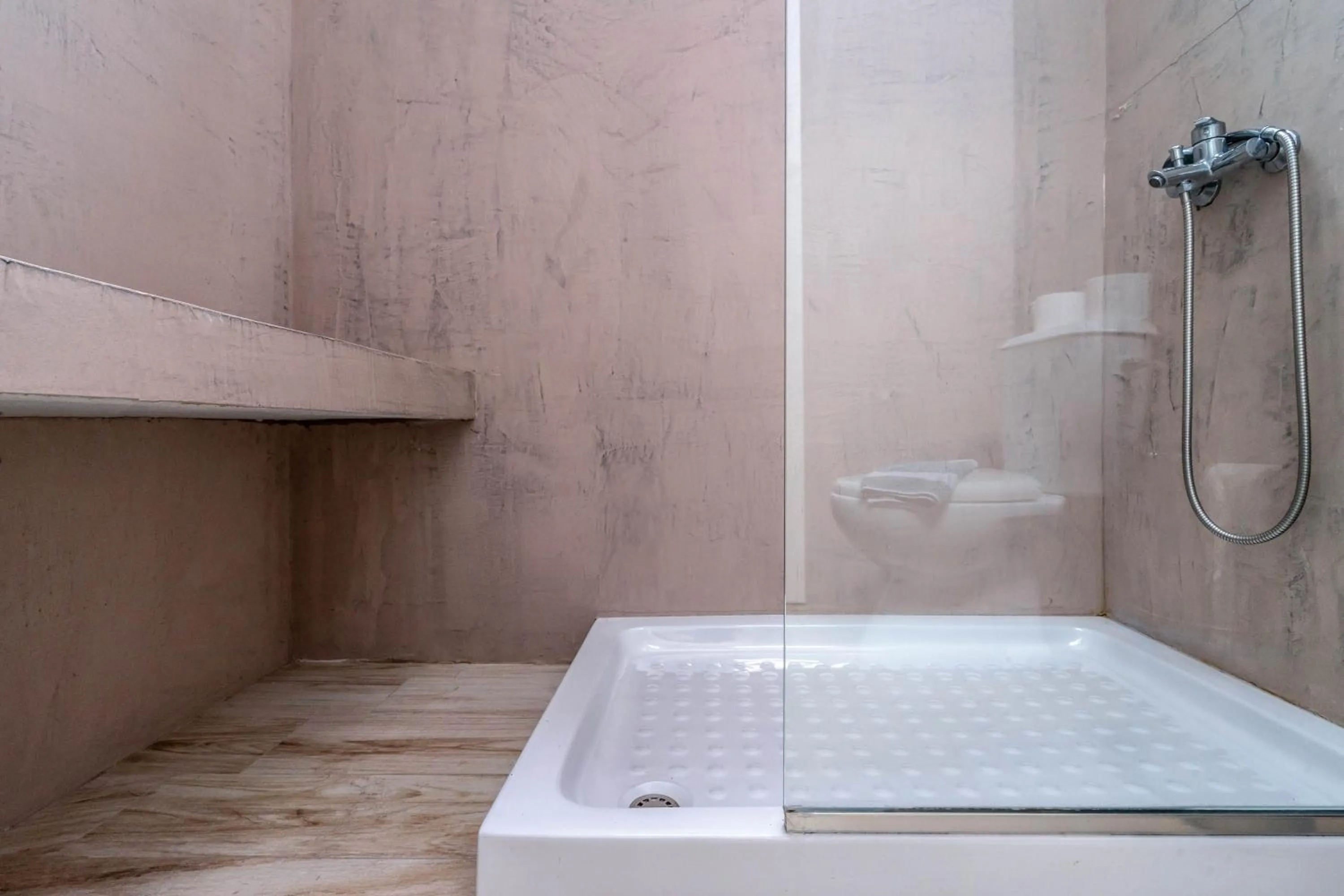 Shower in Raffaello Beach