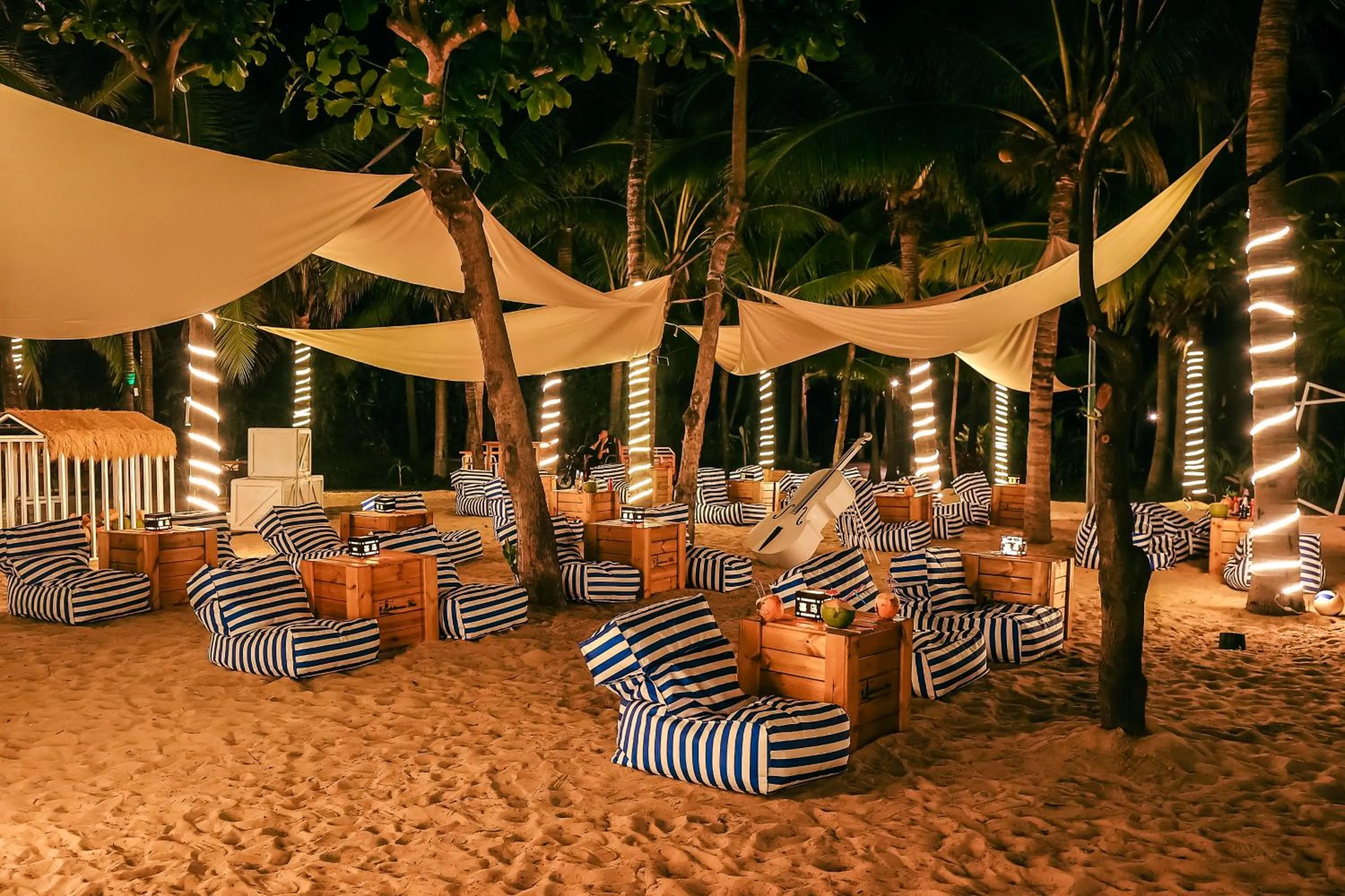 sunbed in Sheraton Sanya Haitang Bay Resort