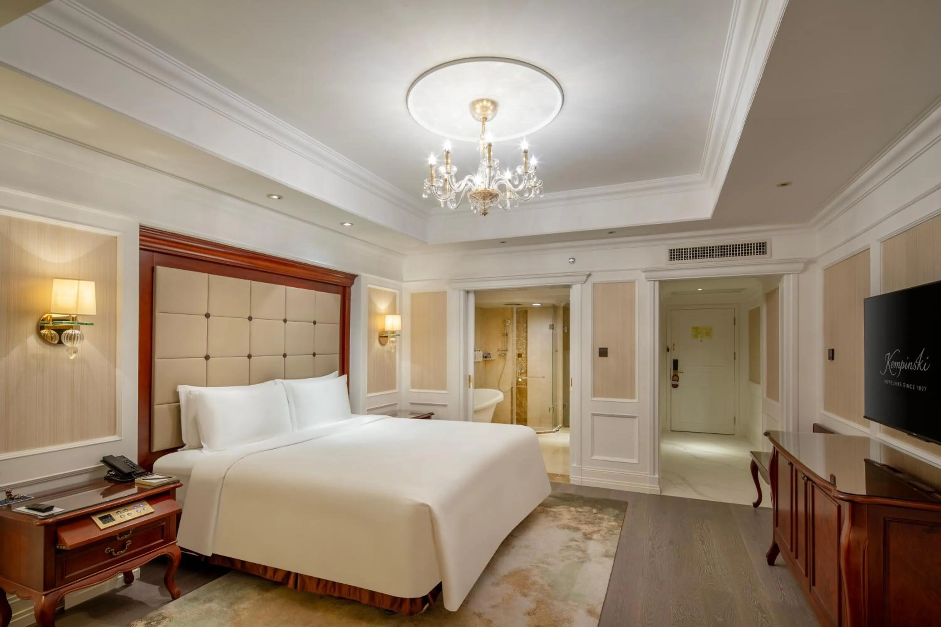 Bed in Kempinski Hotel Guiyang