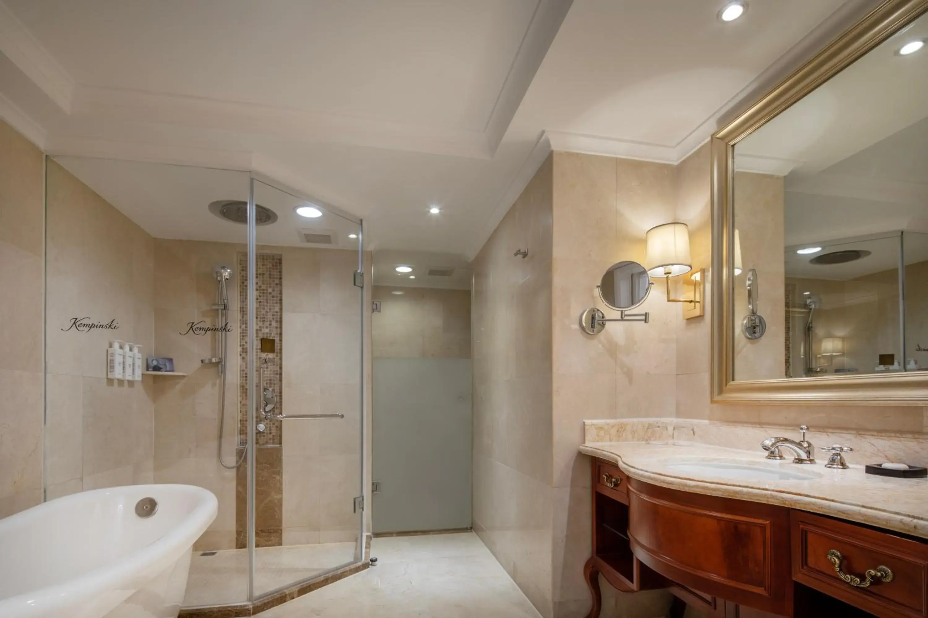 Deluxe Twin Room with Panoramic View in Kempinski Hotel Guiyang Deluxe Twin Room with Panoramic View in Kempinski Hotel Guiyang