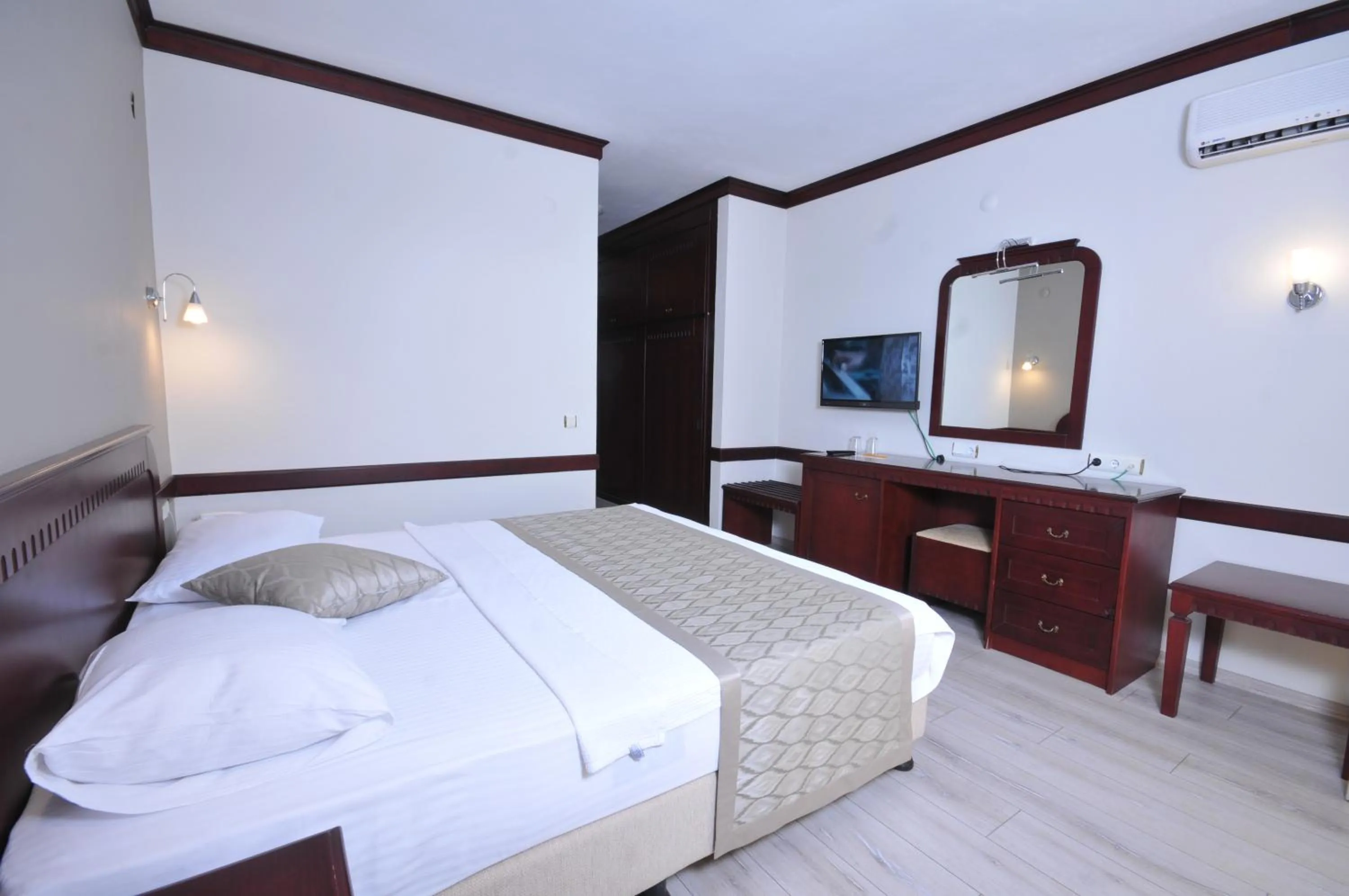 Photo of the whole room in My Dream Hotel