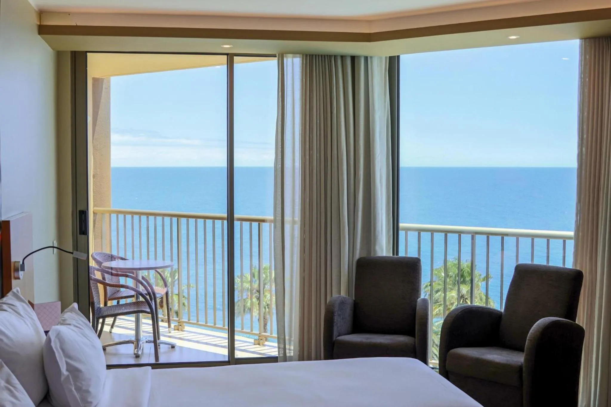 Photo of the whole room, Bed in The Views Oasis