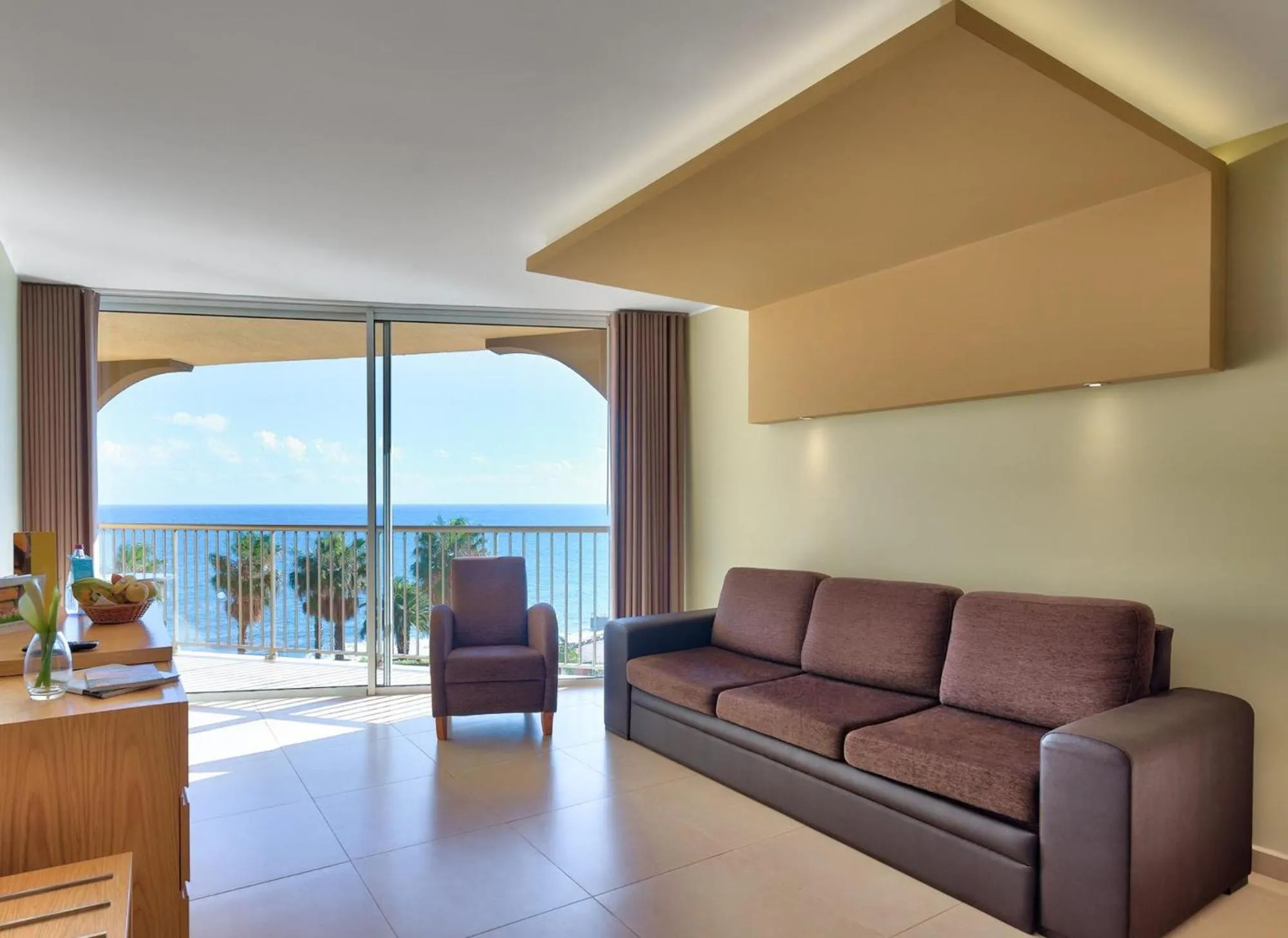 Photo of the whole room in The Views Oasis