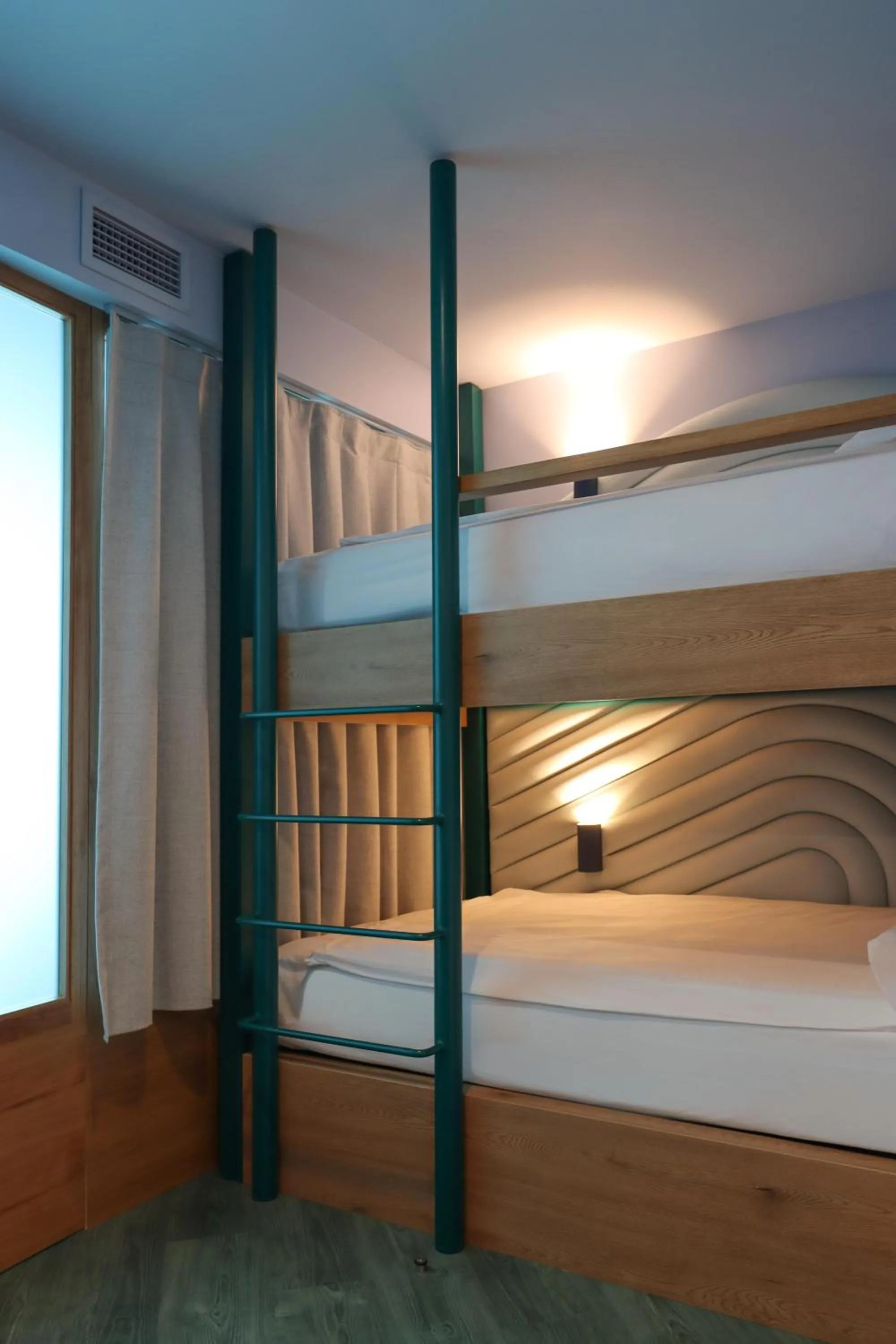 Photo of the whole room, Bed in The Views Oasis