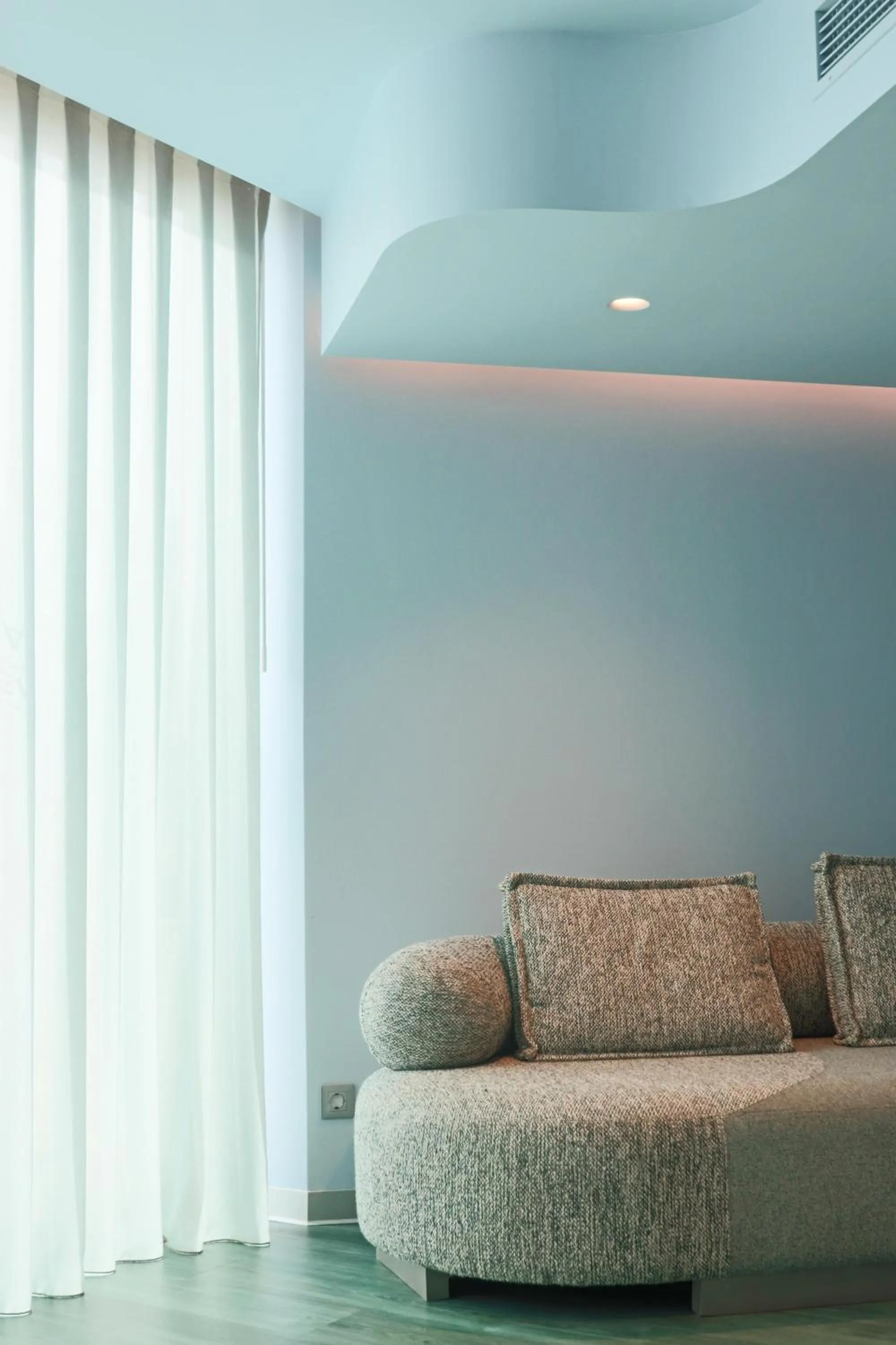 Photo of the whole room in The Views Oasis