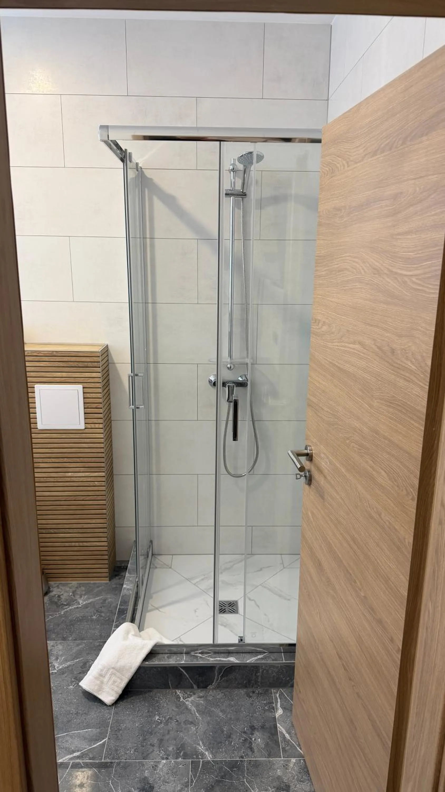 Shower in Hotel Rosengarten