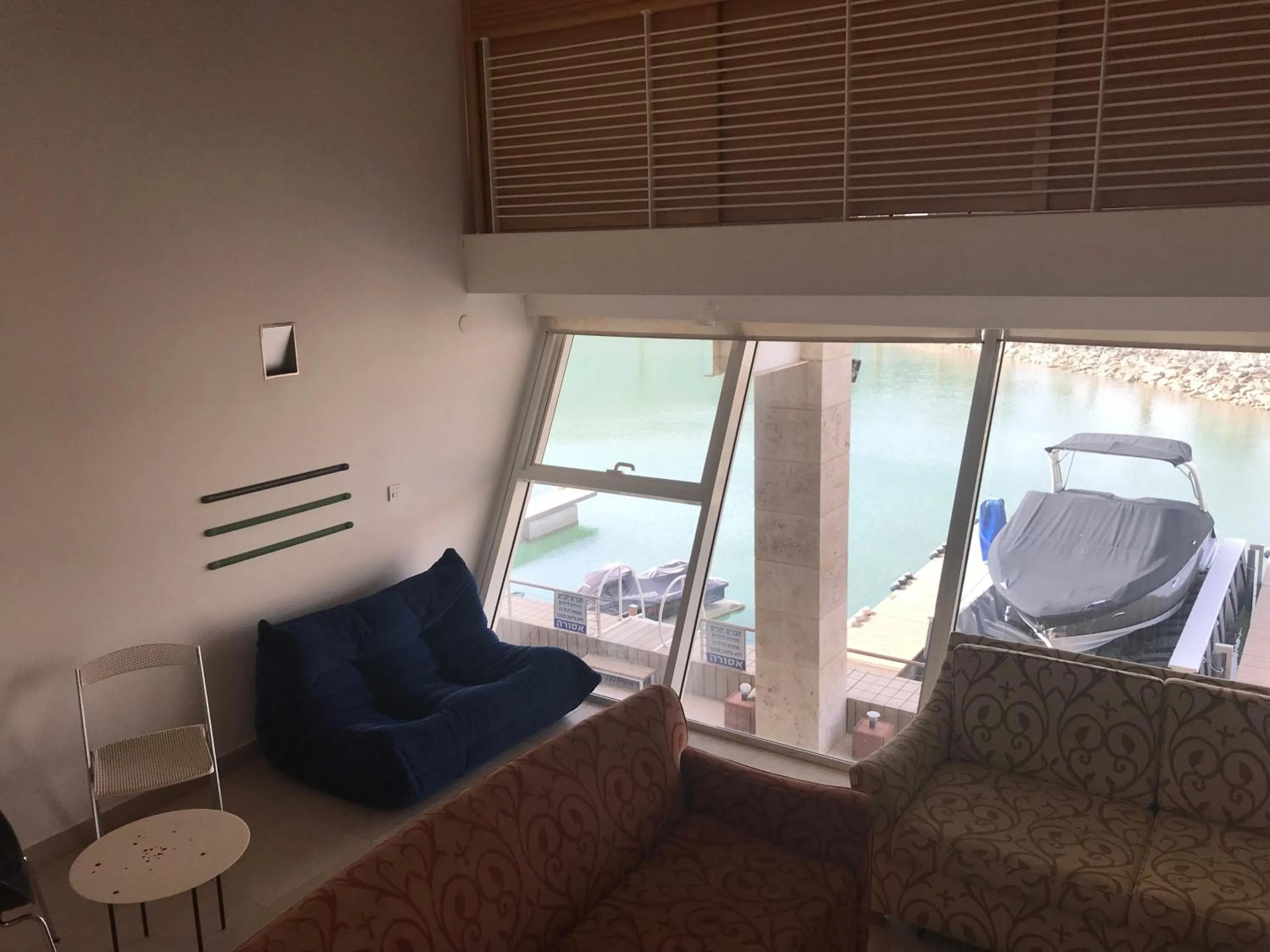 Seating area in Lagoon suite