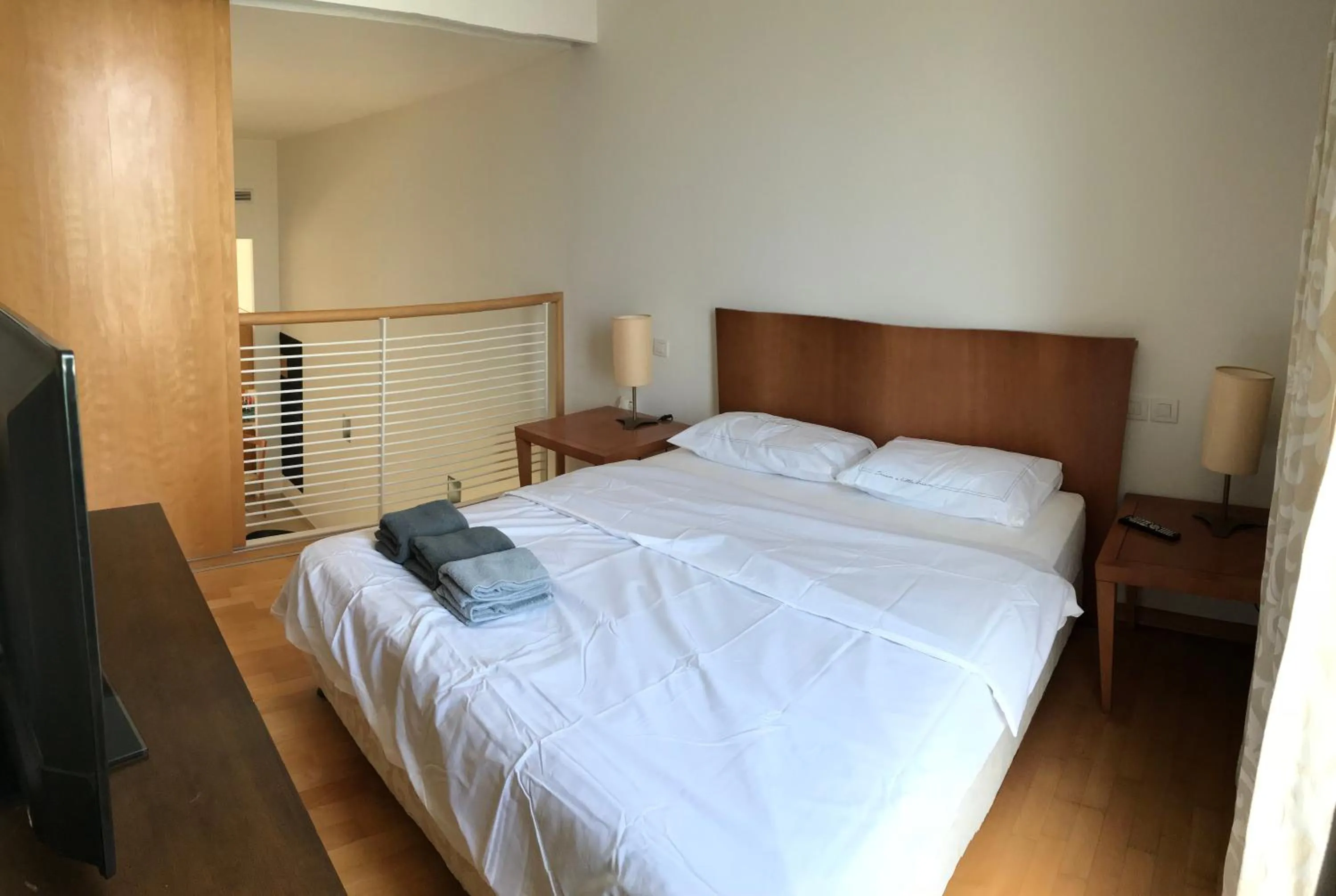 Living room, Bed in Lagoon suite