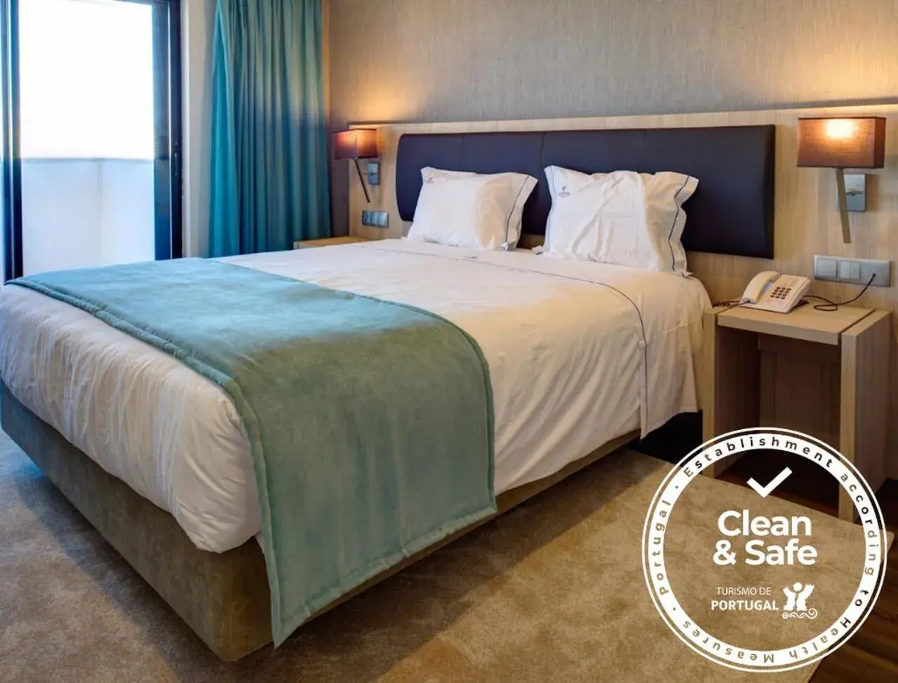 Photo of the whole room, Bed in VIP Executive Zurique Hotel Photo of the whole room, Bed in VIP Executive Zurique Hotel