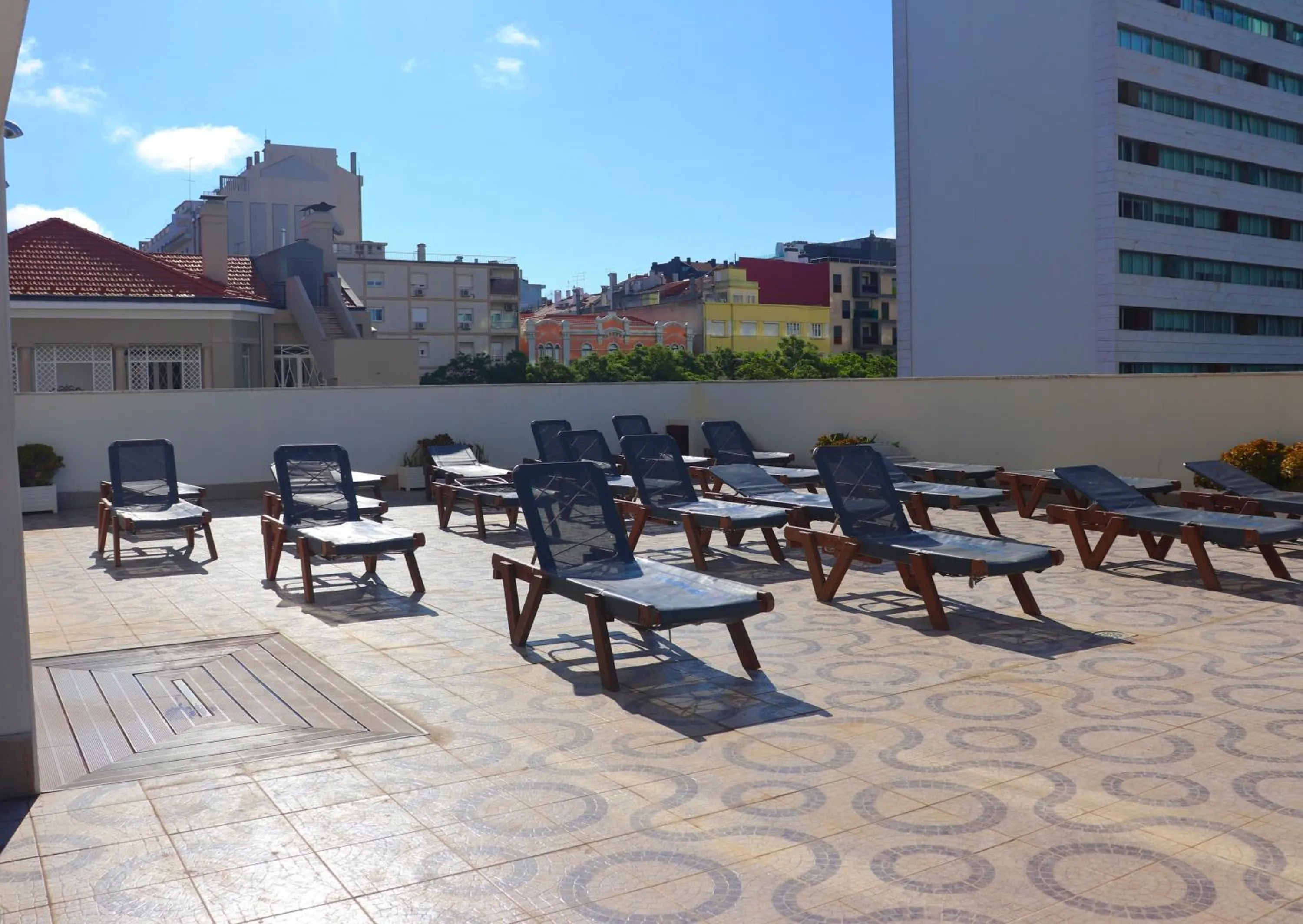 Pool view in VIP Executive Zurique Hotel