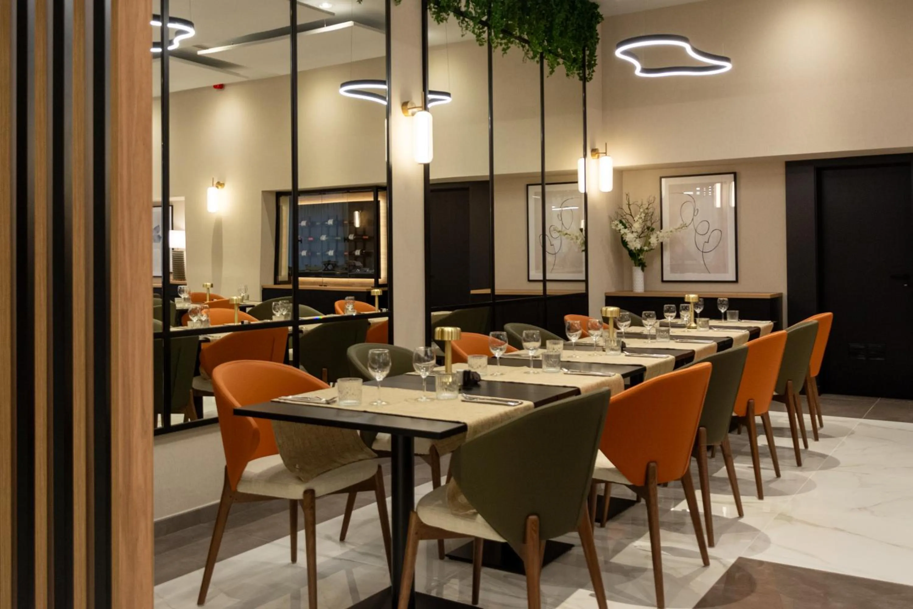 Restaurant/places to eat in VIP Executive Zurique Hotel