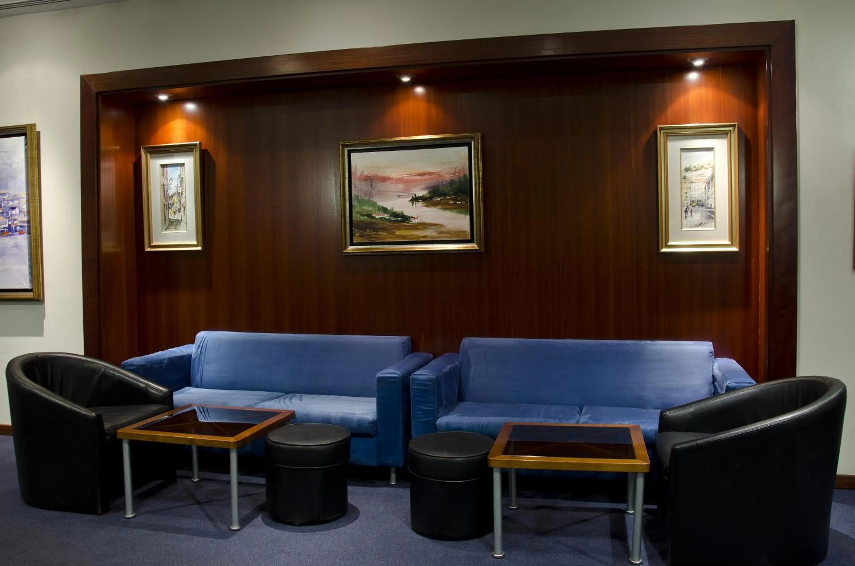 Lobby or reception in VIP Executive Zurique Hotel