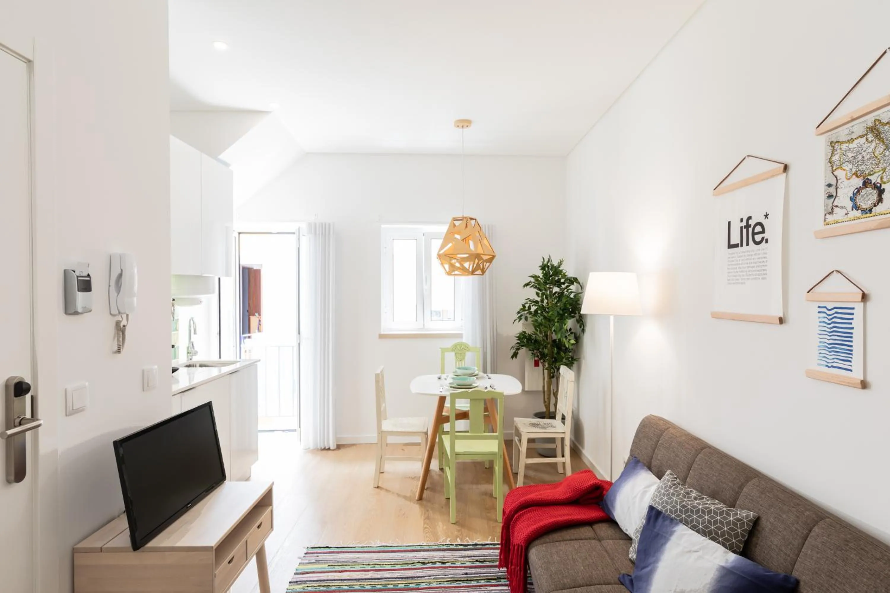 TV and multimedia in Feel Nazaré - Boutique Apartments