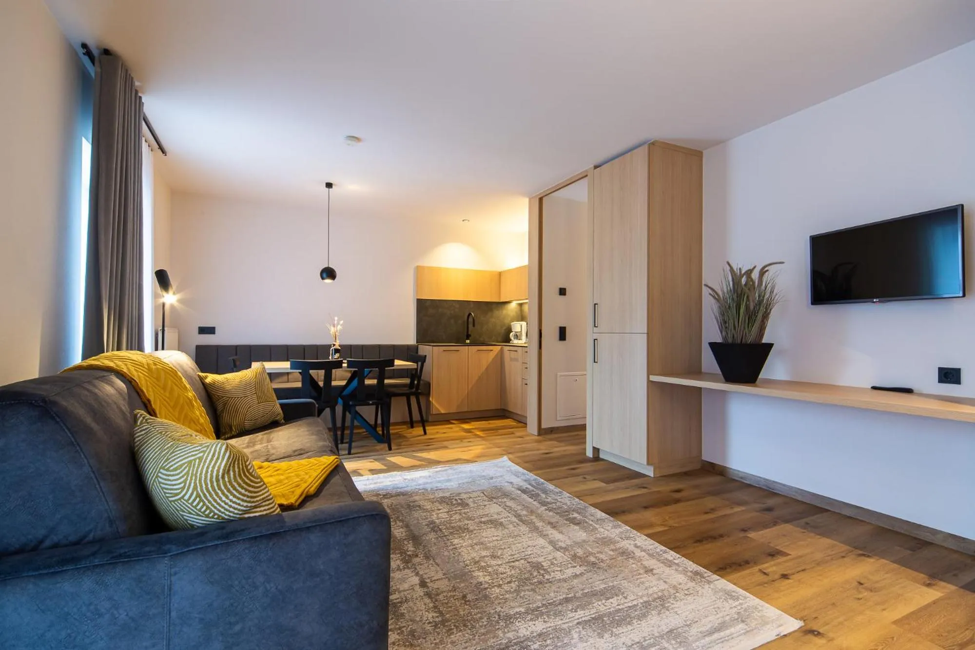 Kitchen or kitchenette in Eden Apartments