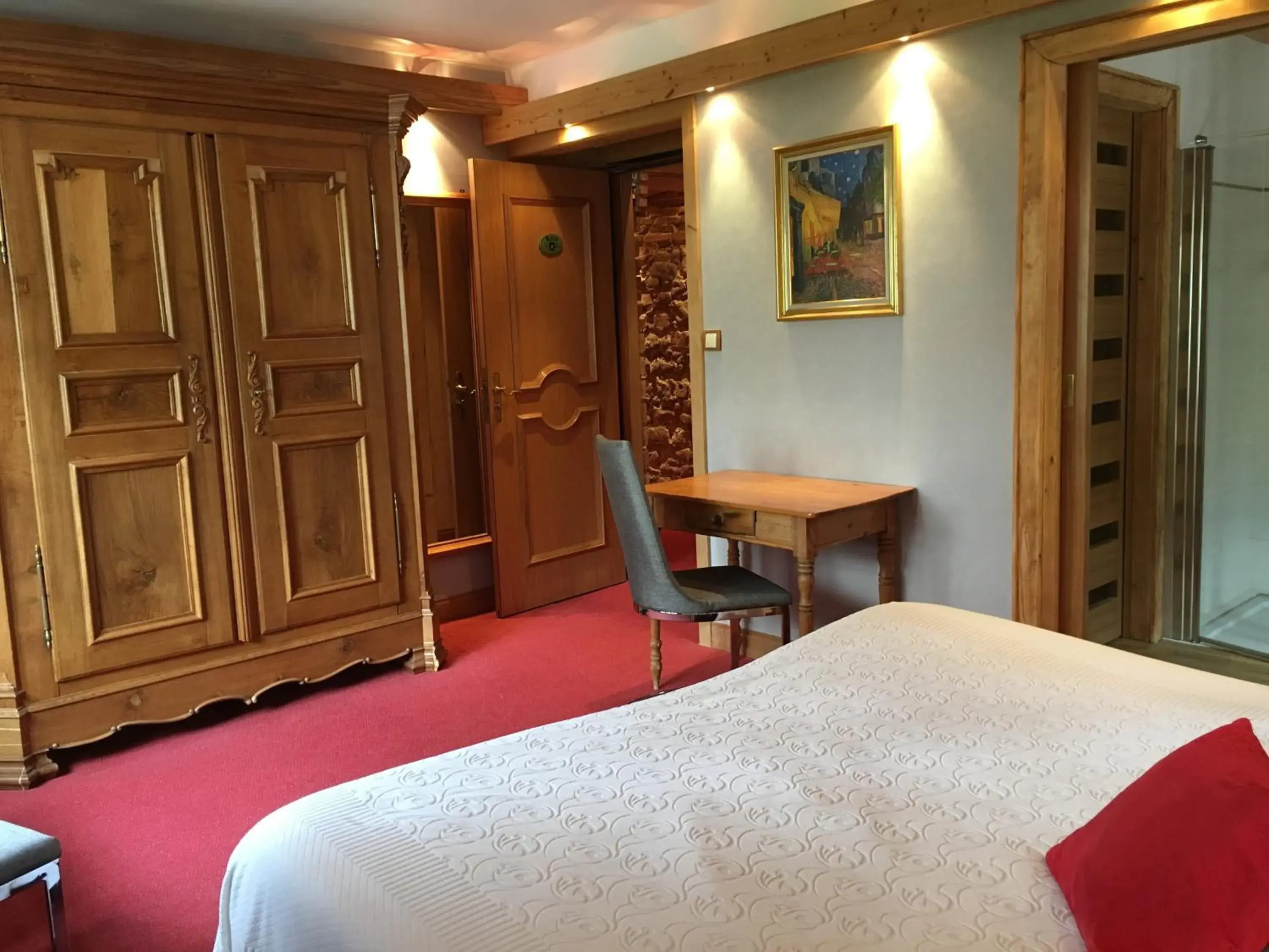 Double Room in Auberge La Meuniere Double Room in Auberge La Meuniere