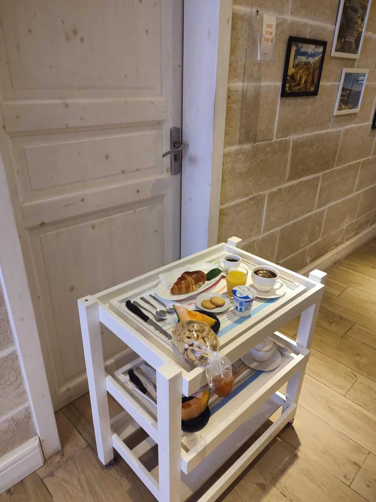 Food and drinks in B&B Suites Via del Mare