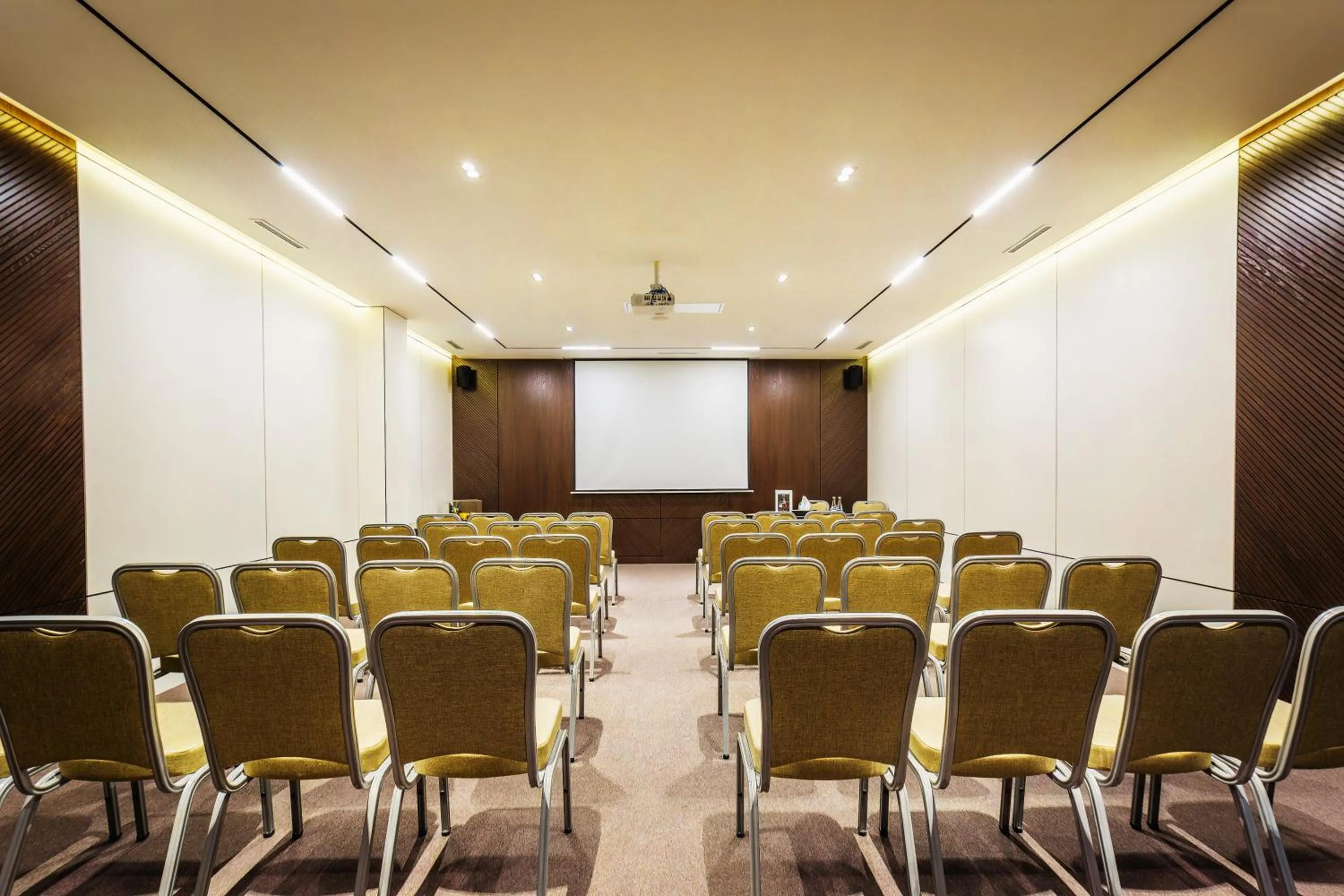 Meeting/conference room in Radisson Blu Hotel, Tashkent