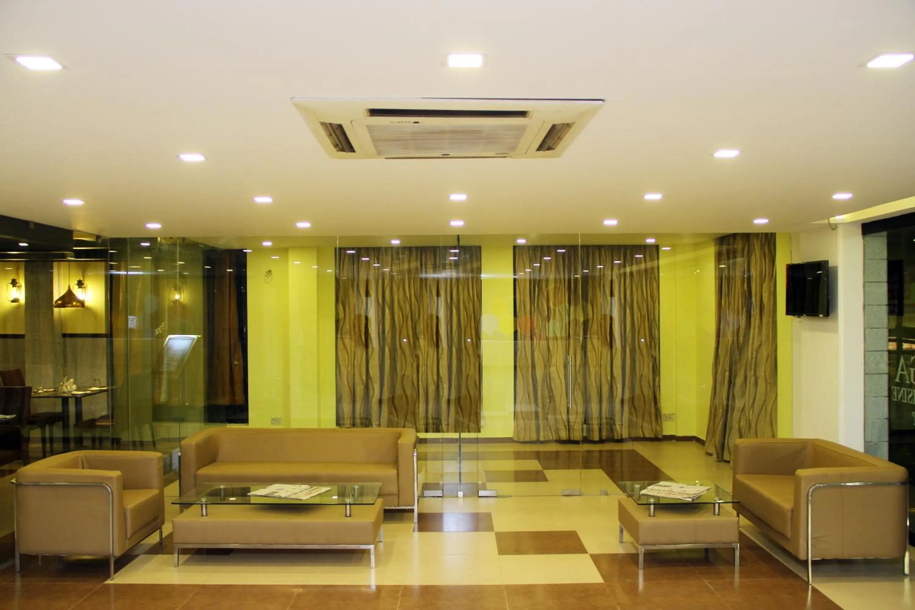 Lobby or reception in Vinayaga by Poppys ,Kumbakonam
