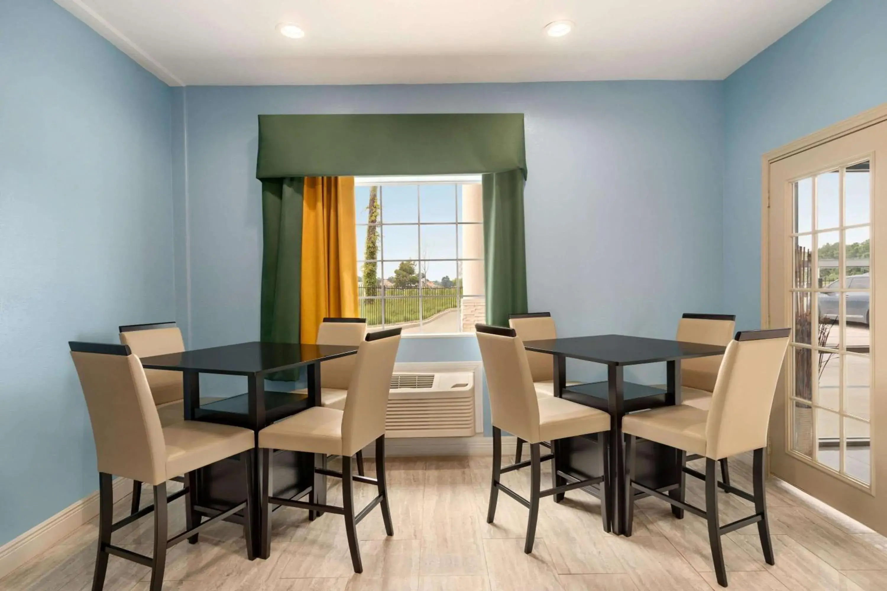 Restaurant/places to eat in Baymont by Wyndham Kingwood Restaurant/places to eat in Baymont by Wyndham Kingwood