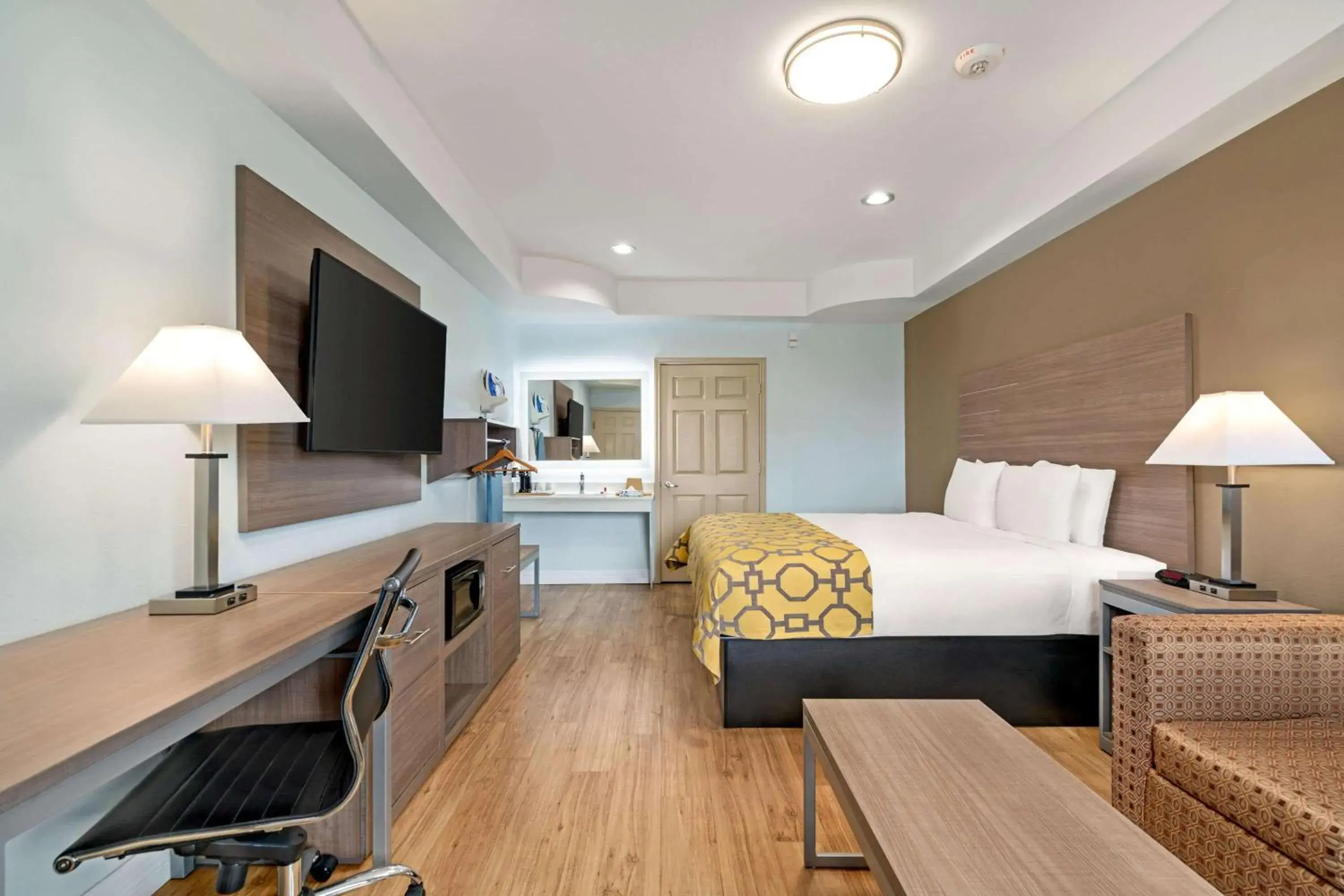 Photo of the whole room, Bed in Baymont by Wyndham Kingwood Photo of the whole room, Bed in Baymont by Wyndham Kingwood