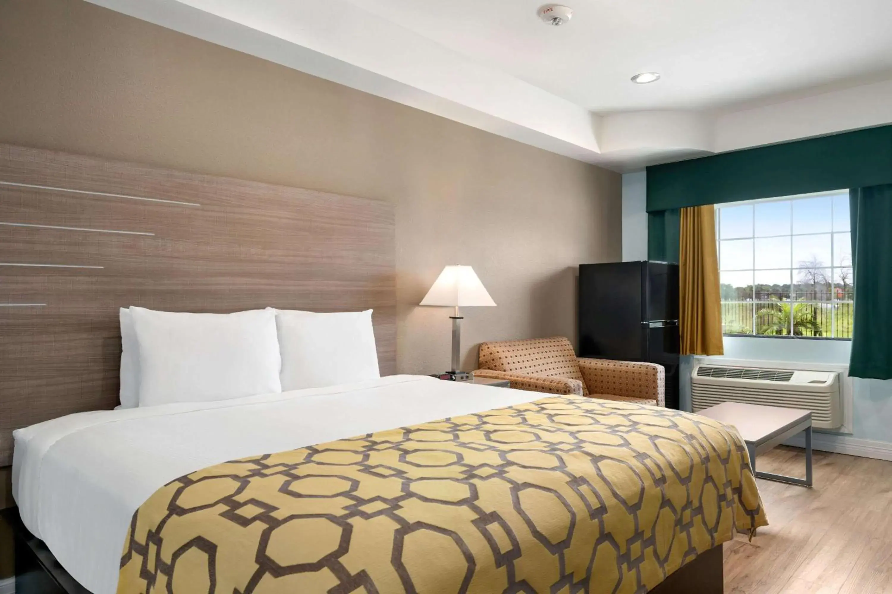 Photo of the whole room, Bed in Baymont by Wyndham Kingwood Photo of the whole room, Bed in Baymont by Wyndham Kingwood