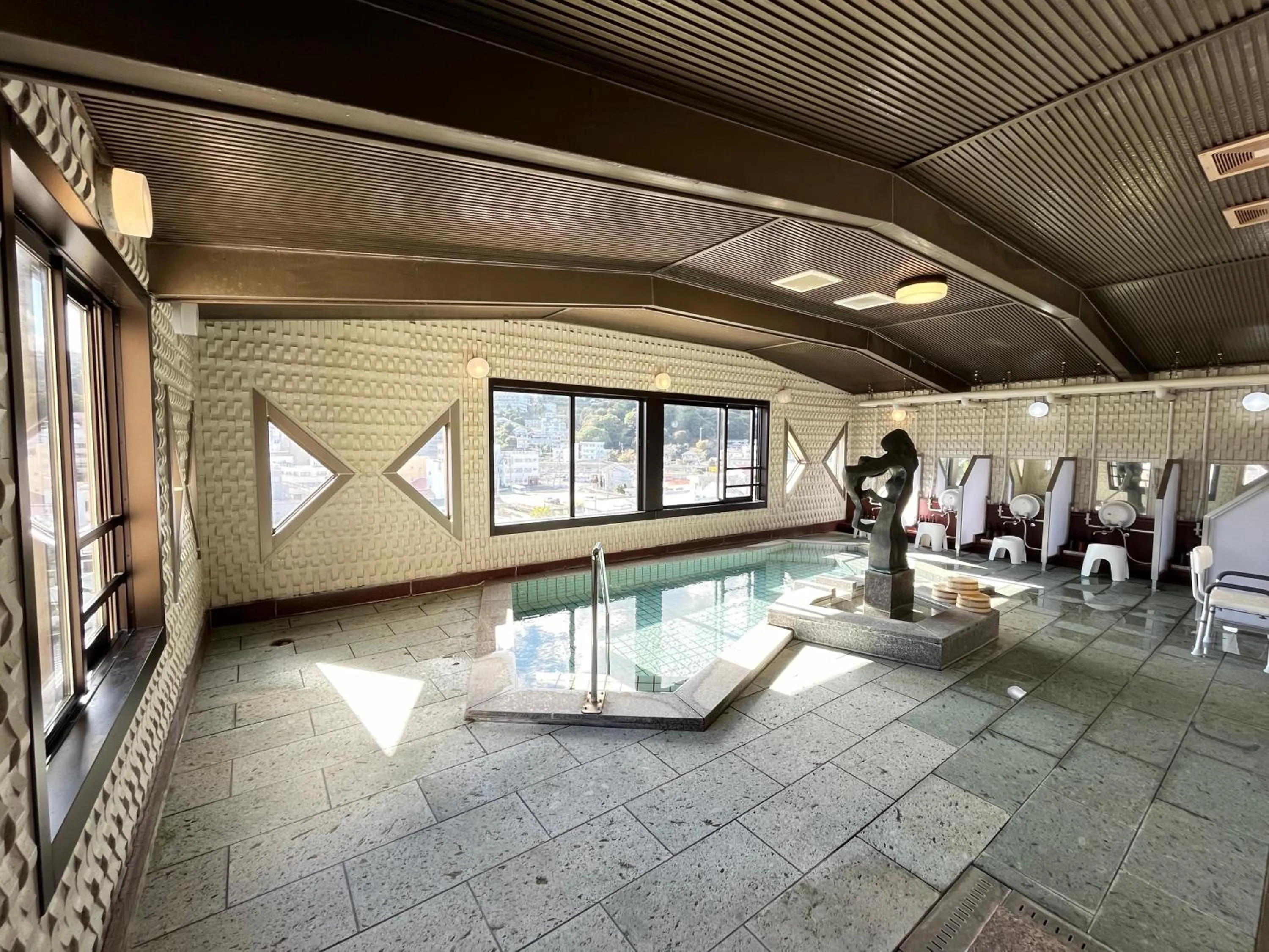 Shower in Kameya Rakan