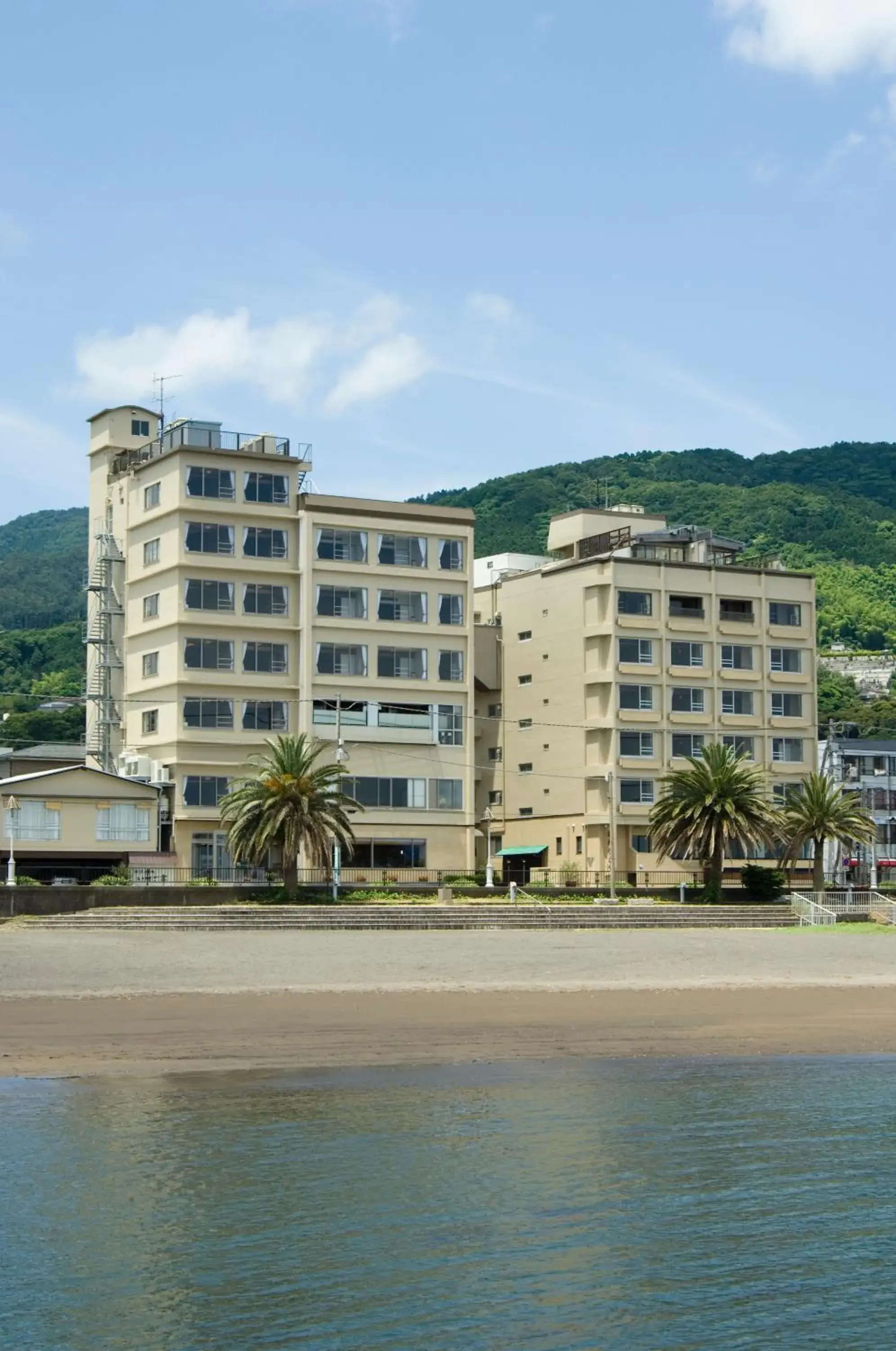 Property building in Kameya Rakan Property building in Kameya Rakan