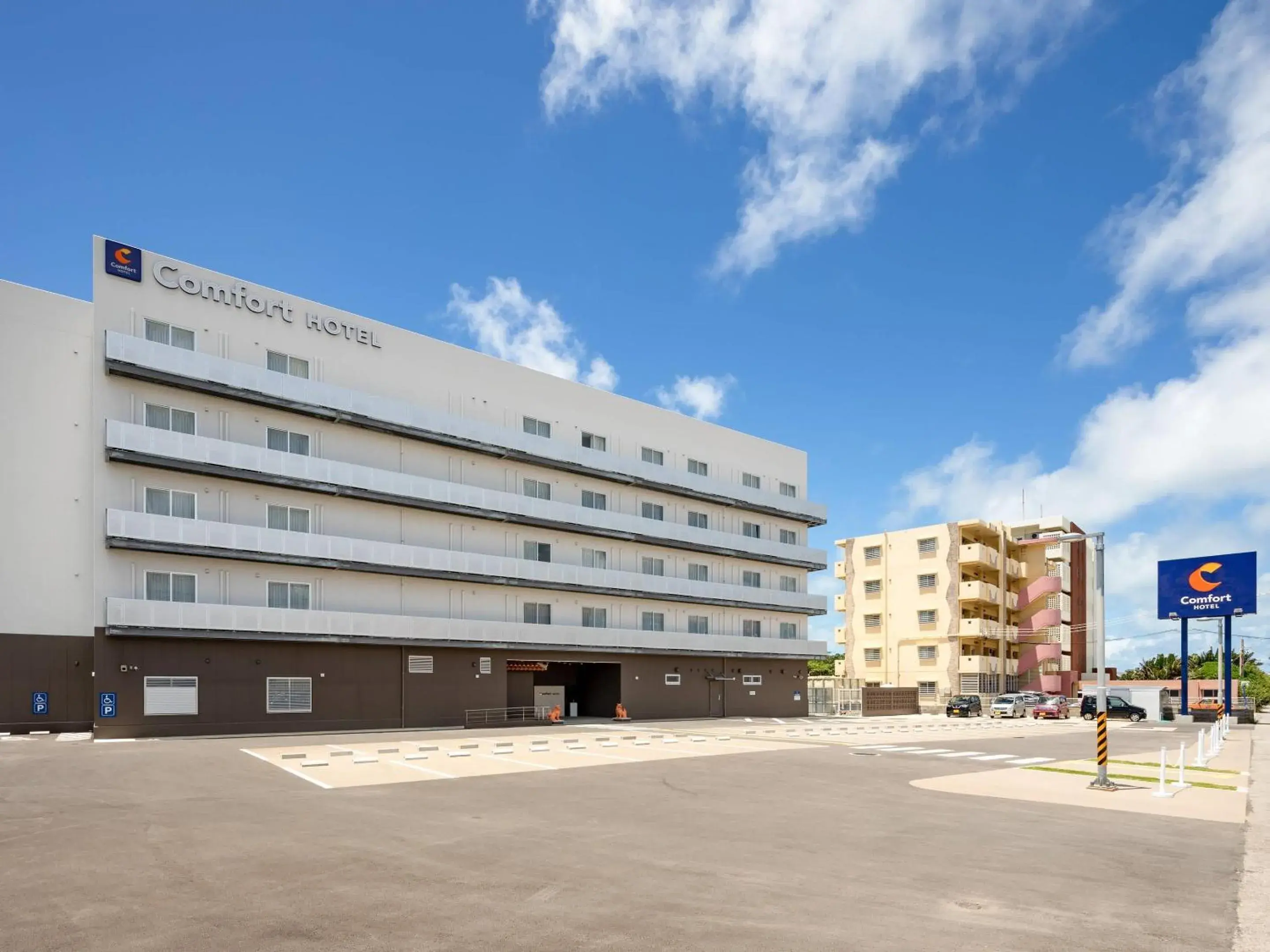 Property building in Comfort Hotel Ishigaki Island Property building in Comfort Hotel Ishigaki Island