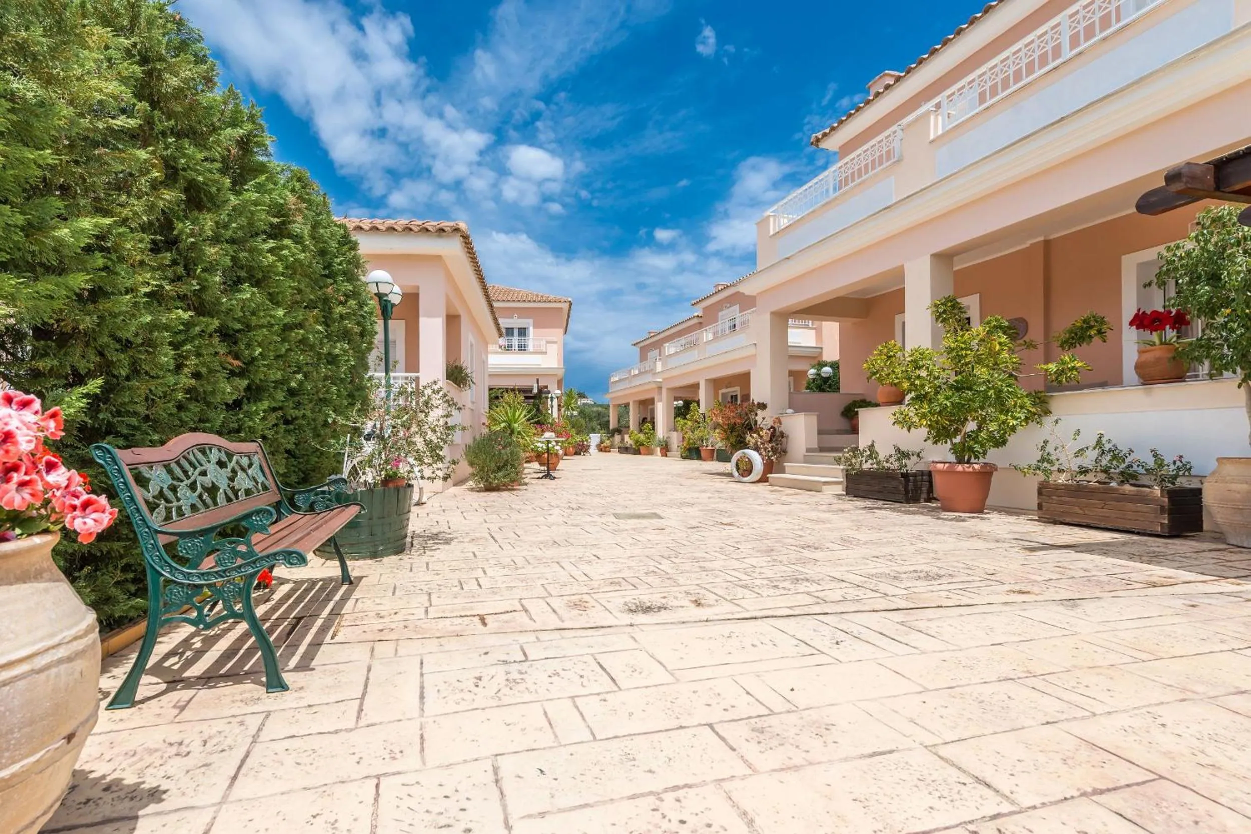 Decorative detail in Lorenzo Villas with Private Pool, 200m from the beach, by ZanteWize