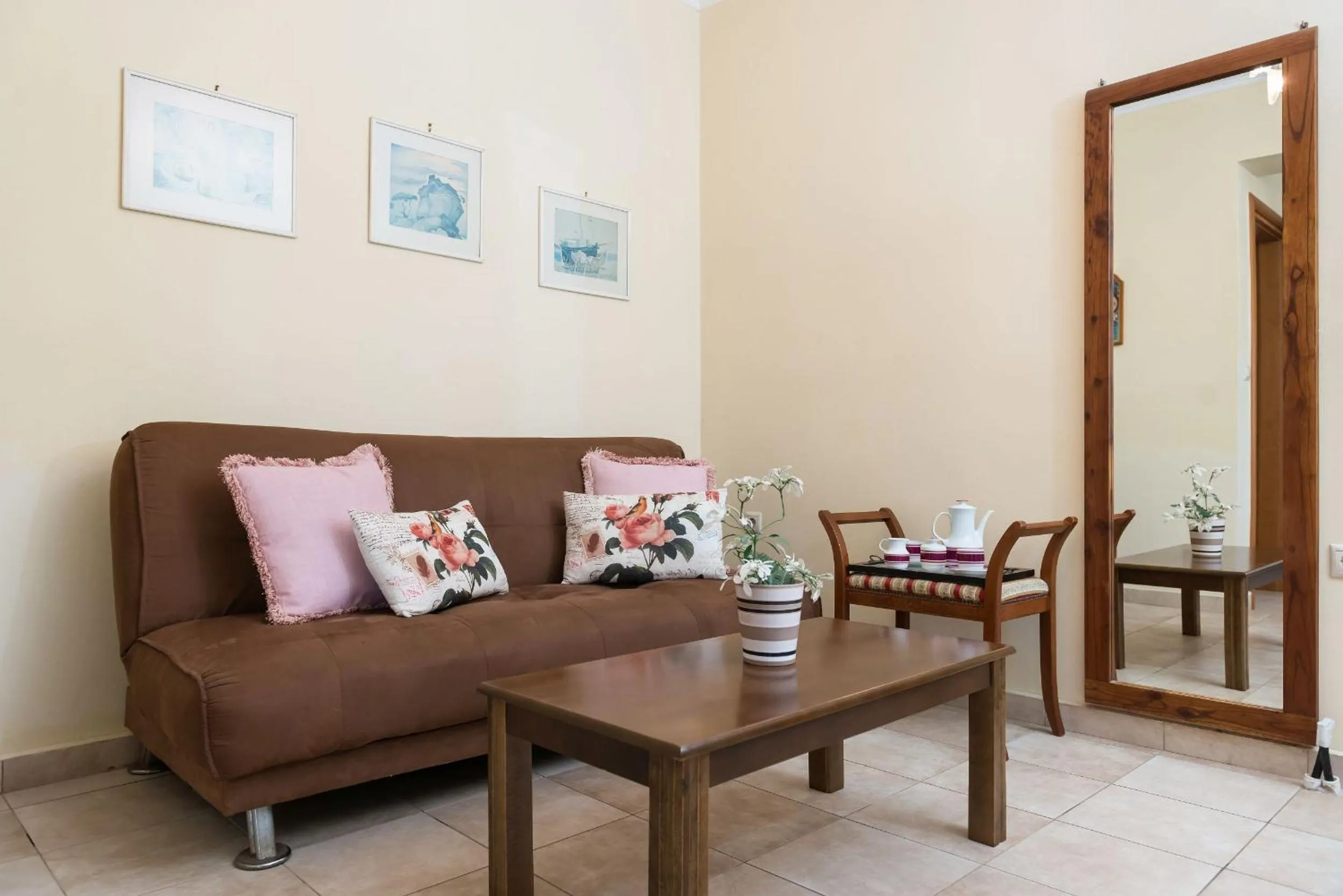 Living room in Lorenzo Villas with Private Pool, 200m from the beach, by ZanteWize