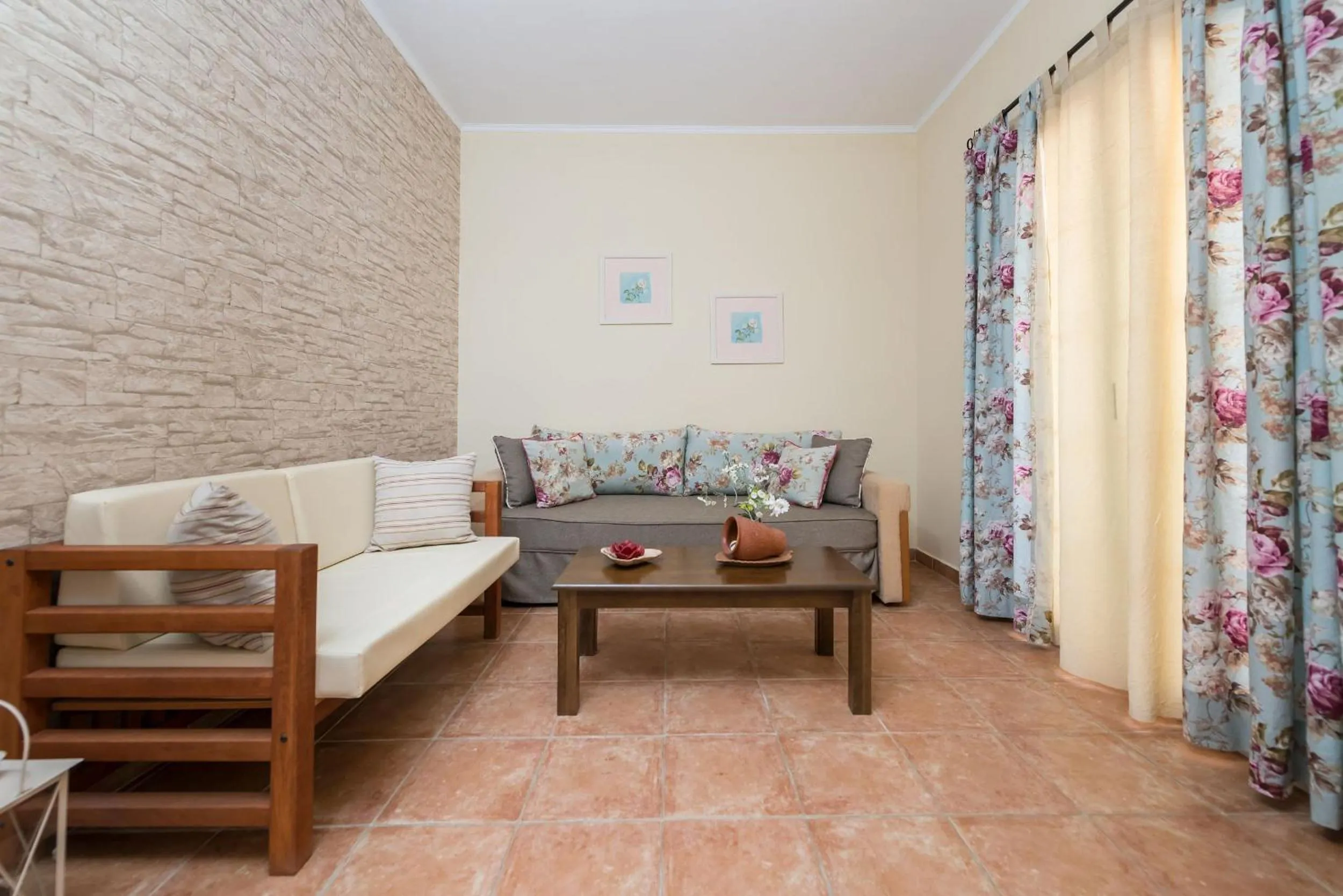 Living room in Lorenzo Villas with Private Pool, 200m from the beach, by ZanteWize