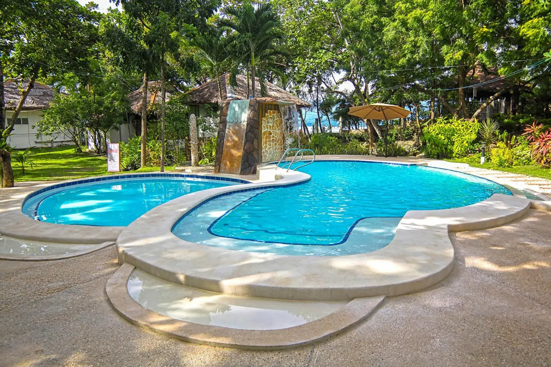 Swimming pool in Santander Pebble Beach Resort Swimming pool in Santander Pebble Beach Resort