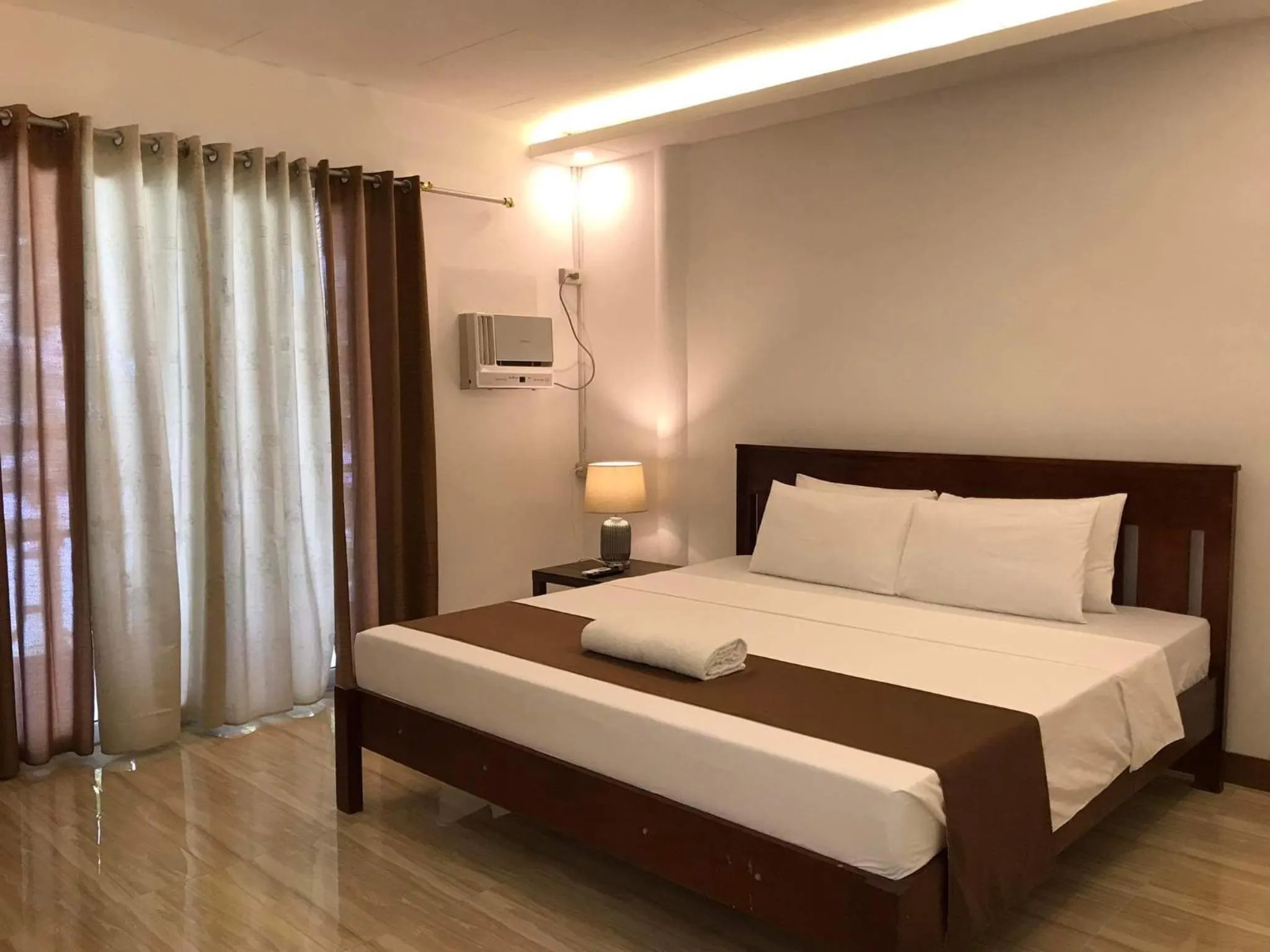 Bed in Santander Pebble Beach Resort