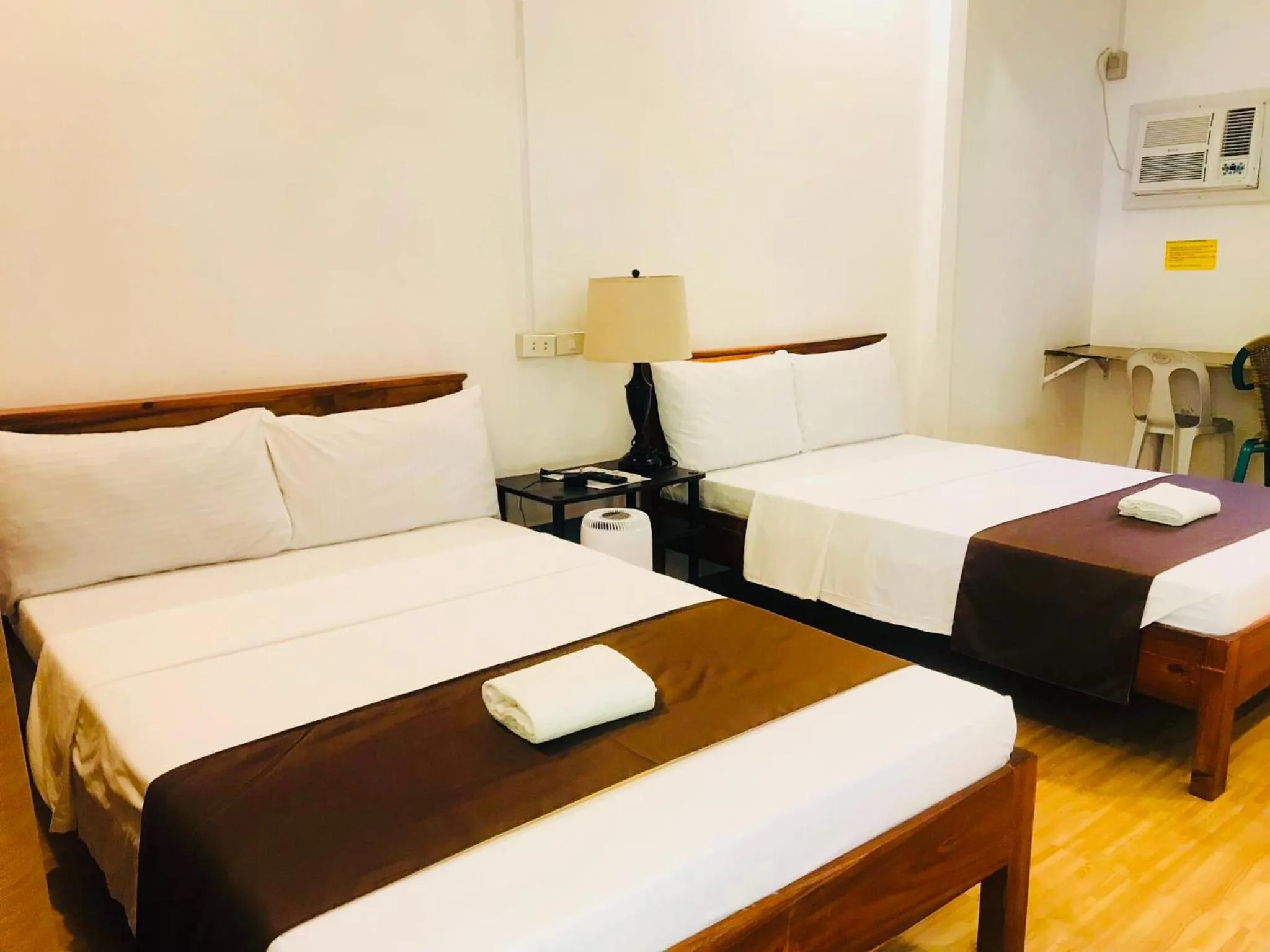 Bedroom, Bed in Santander Pebble Beach Resort