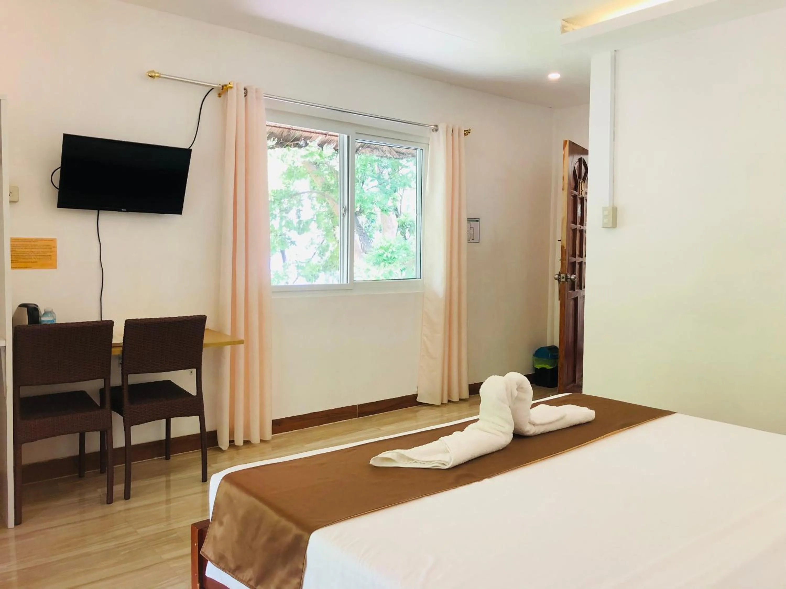 Bed in Santander Pebble Beach Resort