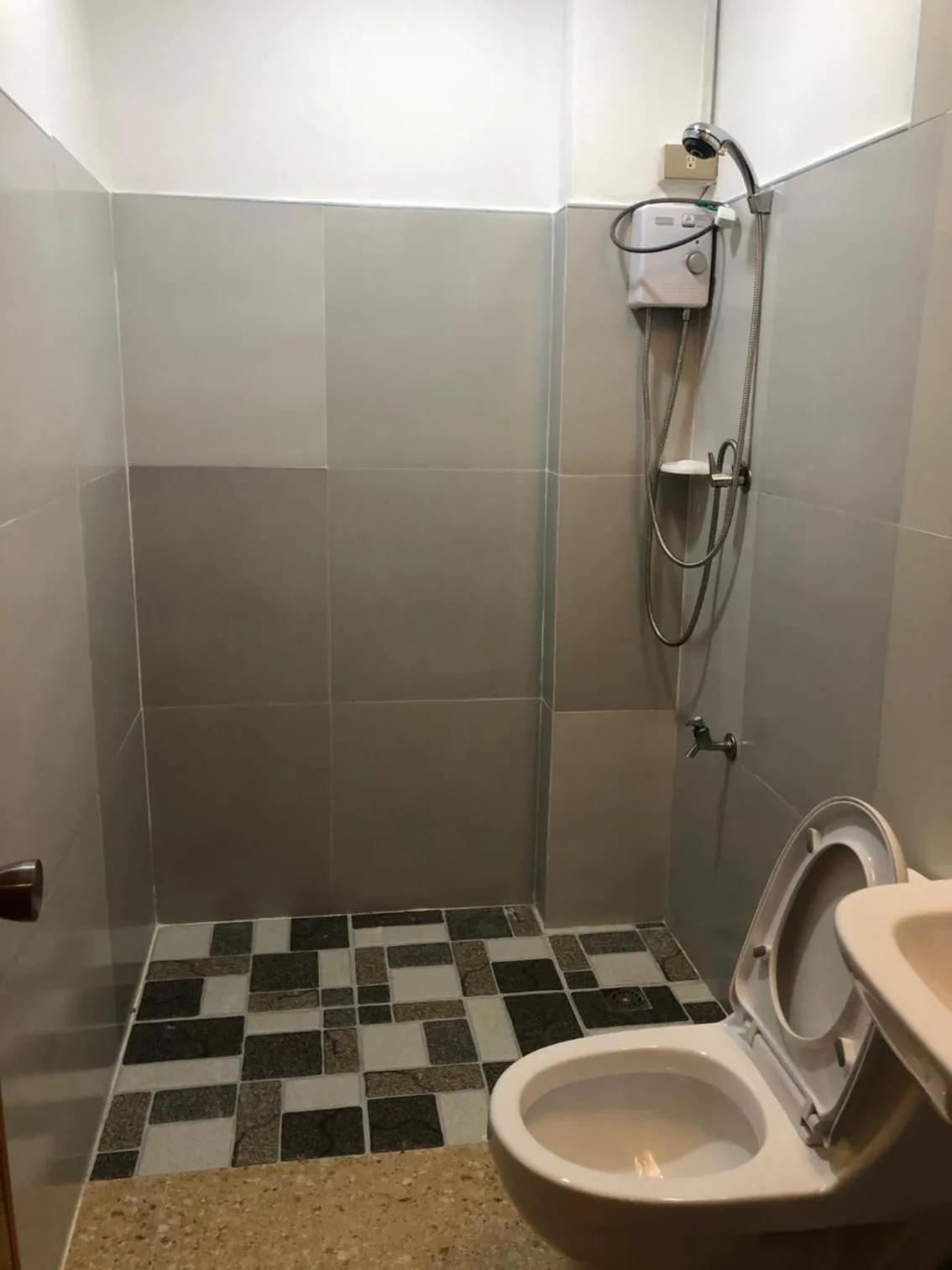 Shower in Santander Pebble Beach Resort