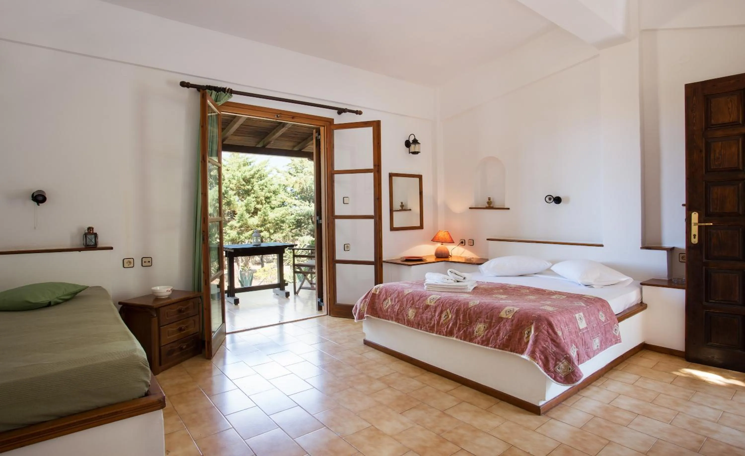 Balcony/Terrace, Bed in Monemvasia Village (ex Topalti)