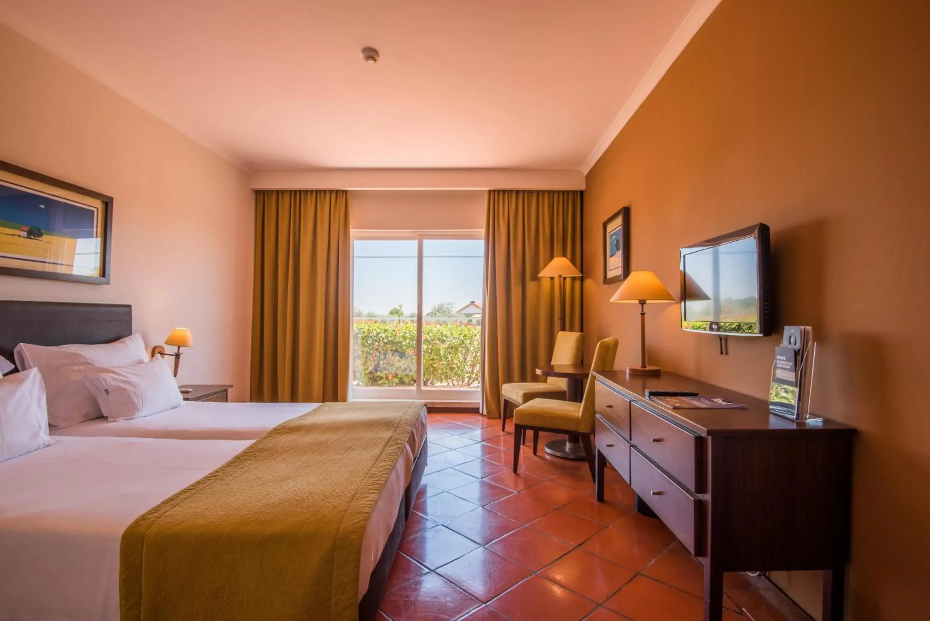 Twin Room with Extra Bed (2 Adults + 1 Child) in Vila Gale Alentejo Vineyard - Clube de Campo Twin Room with Extra Bed (2 Adults + 1 Child) in Vila Gale Alentejo Vineyard - Clube de Campo
