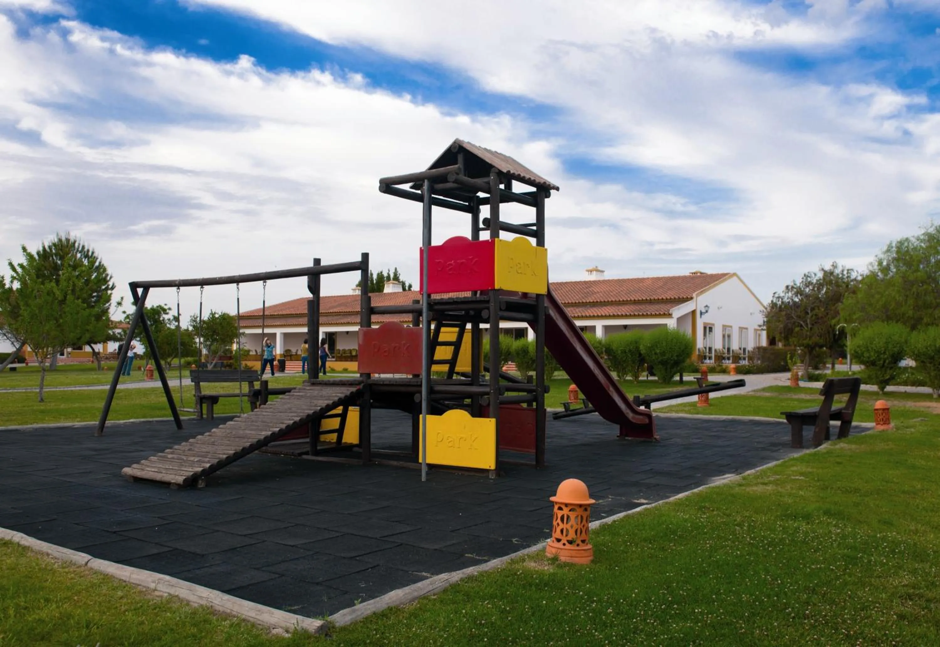 Children play ground in Vila Gale Alentejo Vineyard - Clube de Campo