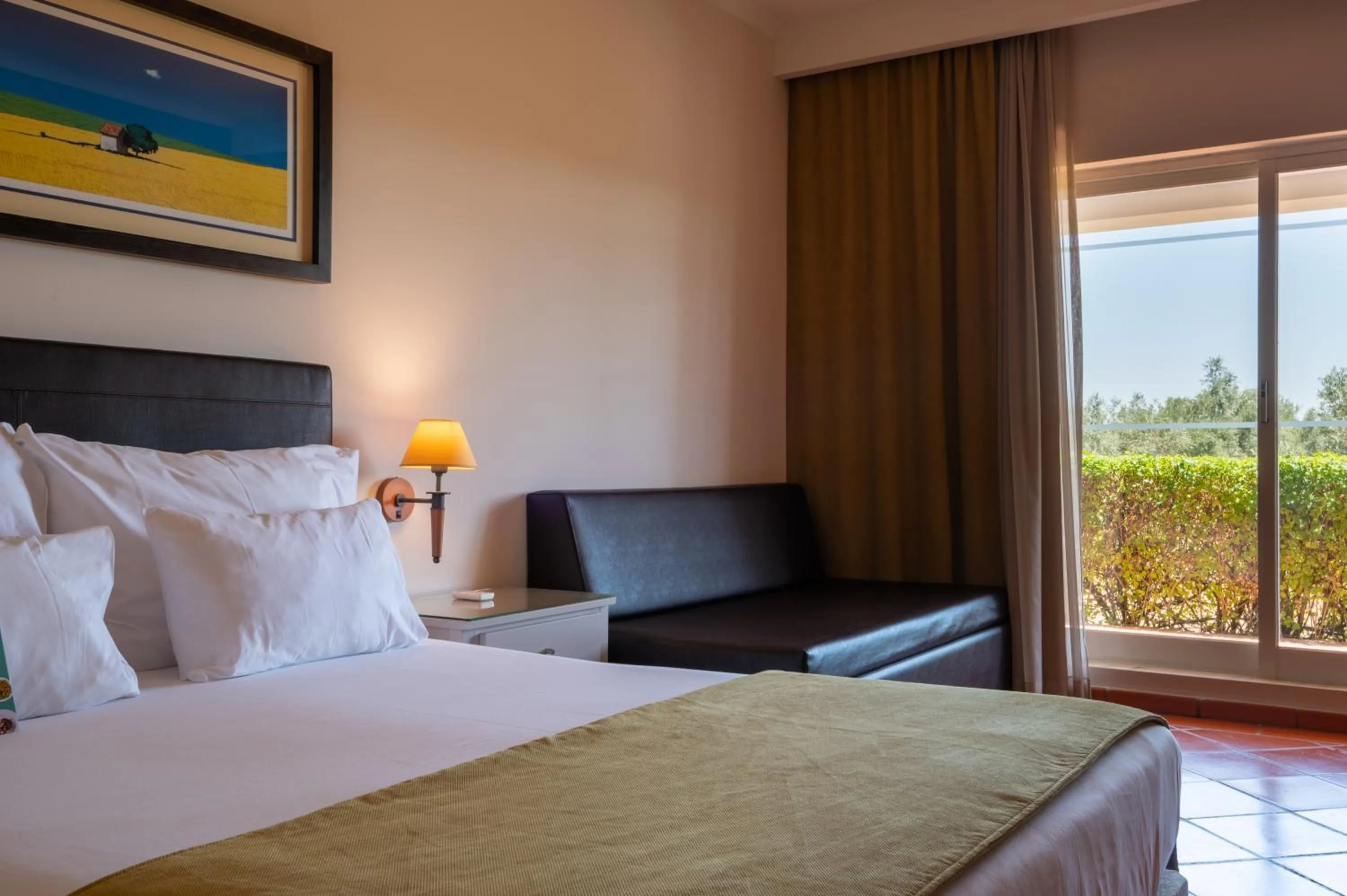 Bedroom, Bed in Vila Gale Alentejo Vineyard - Clube de Campo