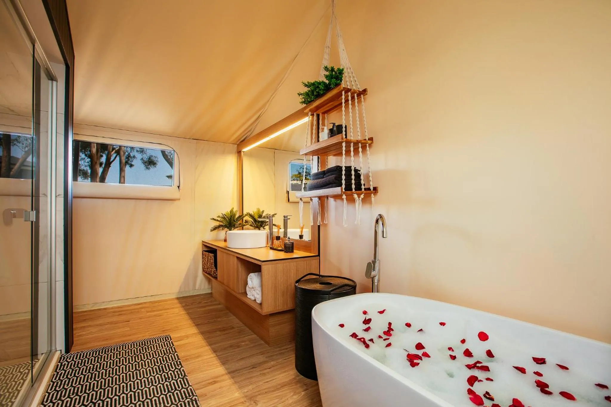 Bathroom, Bed in BIG4 Sandstone Point Holiday Resort Bribie Island