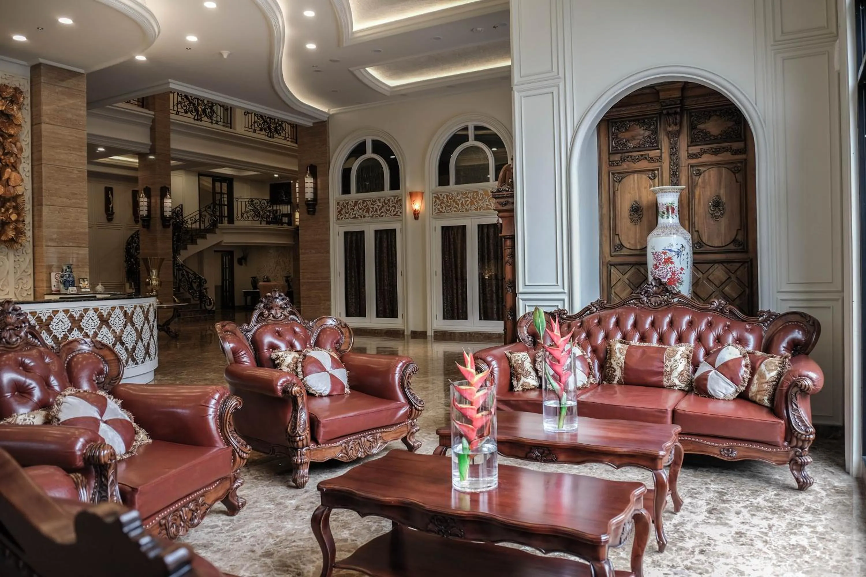 Lobby or reception in Onih Hotel