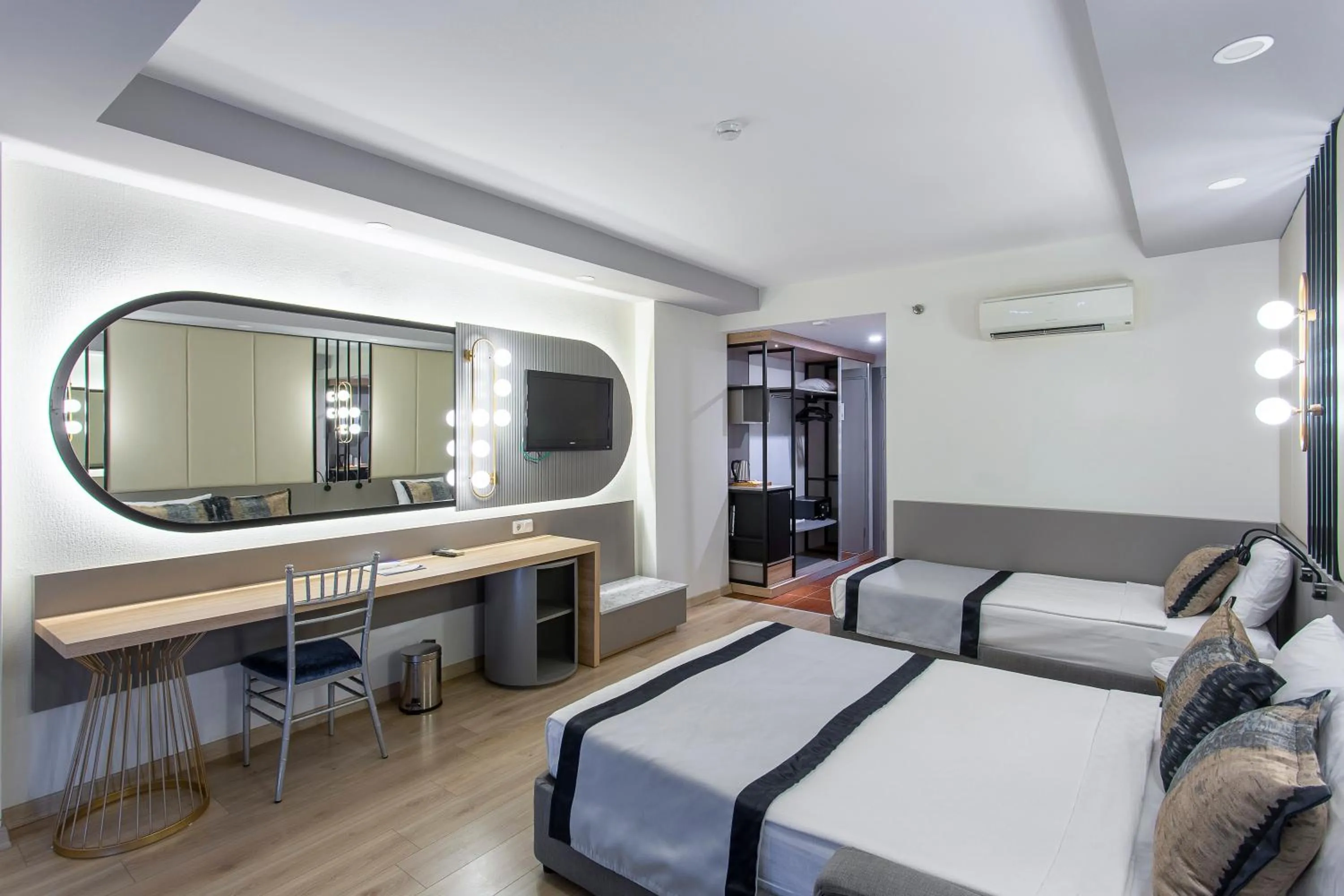 Photo of the whole room, Bed in Eftalia Aqua Resort