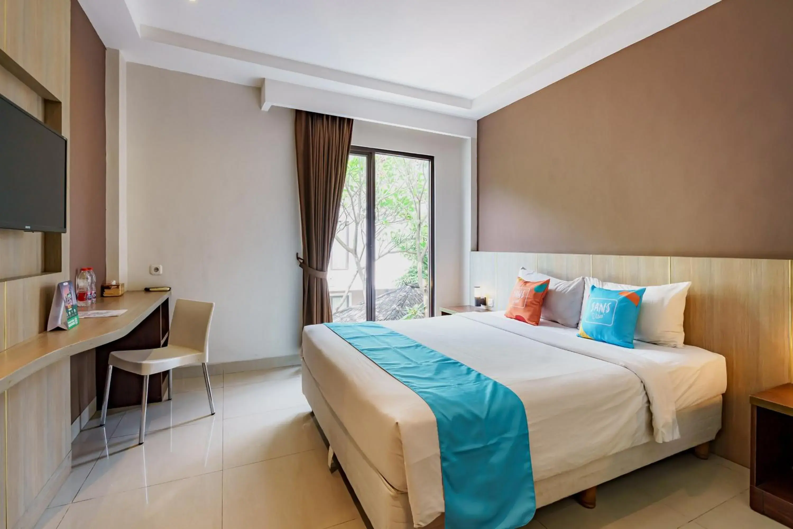 Bedroom, Bed in Sans Vibes Jasmine Suite TB Simatupang Bedroom, Bed in Sans Vibes Jasmine Suite TB Simatupang