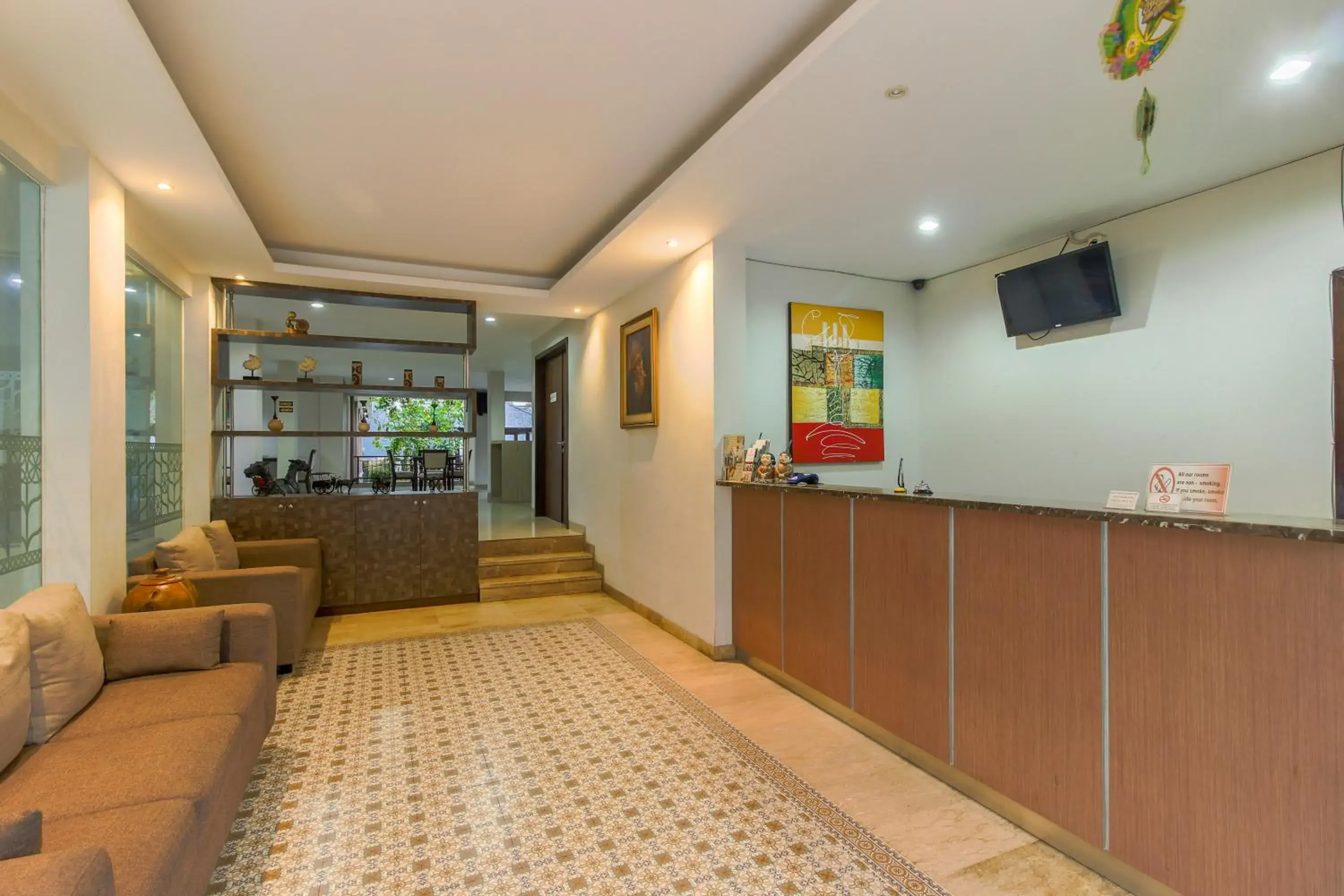 Lobby or reception in RedDoorz Plus @ TB Simatupang Lobby or reception in RedDoorz Plus @ TB Simatupang